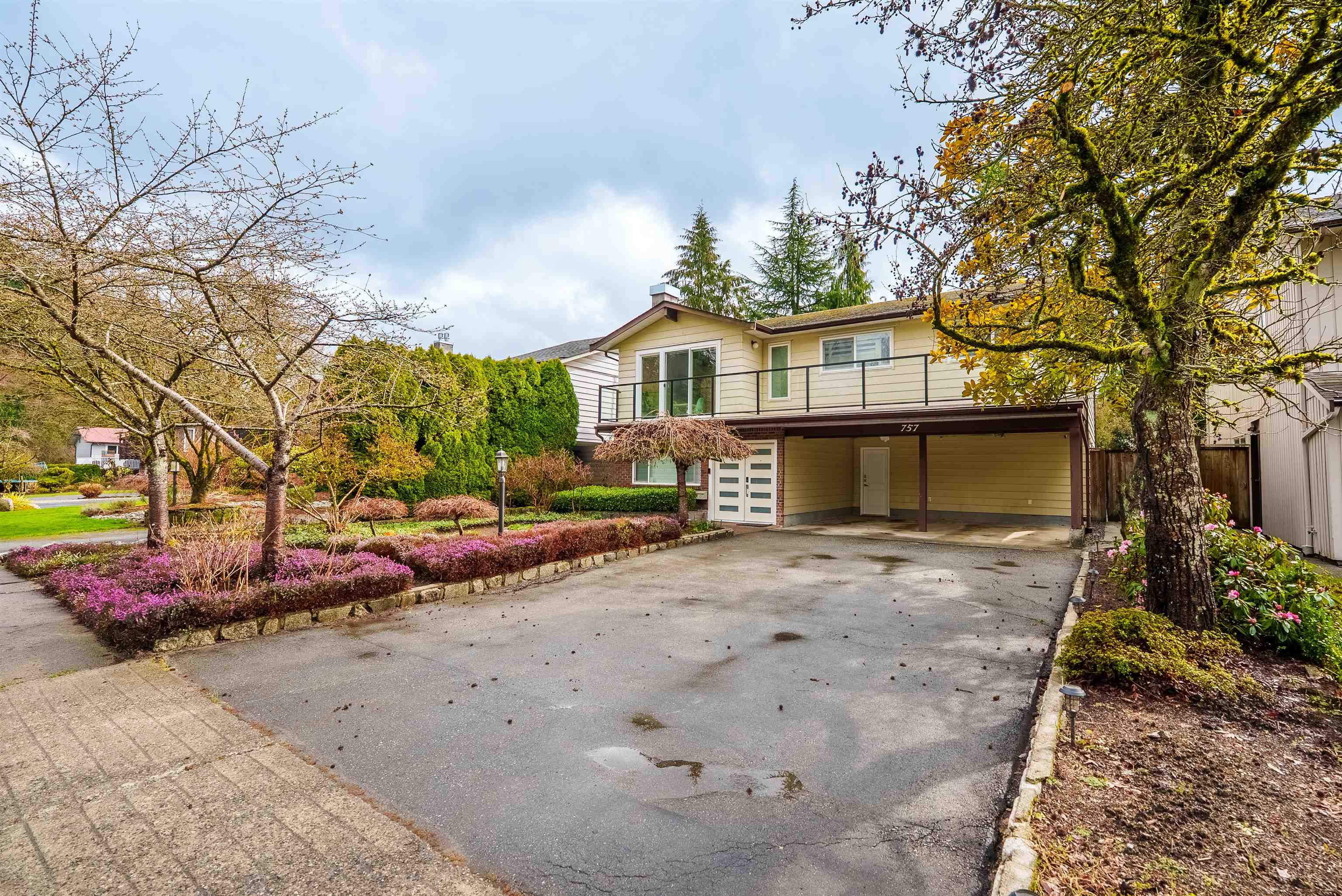 Listing image of 757 E 18TH STREET