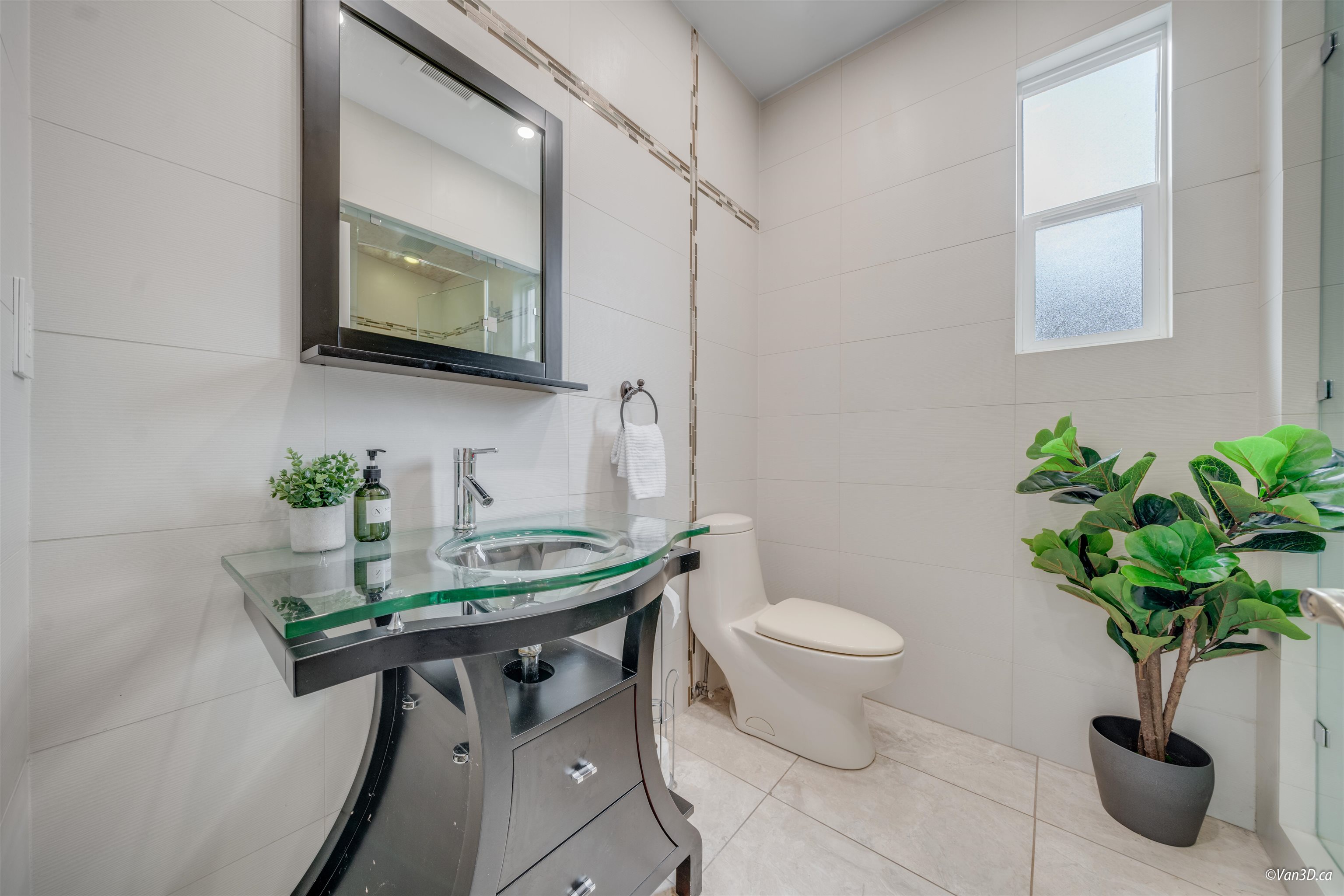 Listing image of 1165 DEEP COVE ROAD