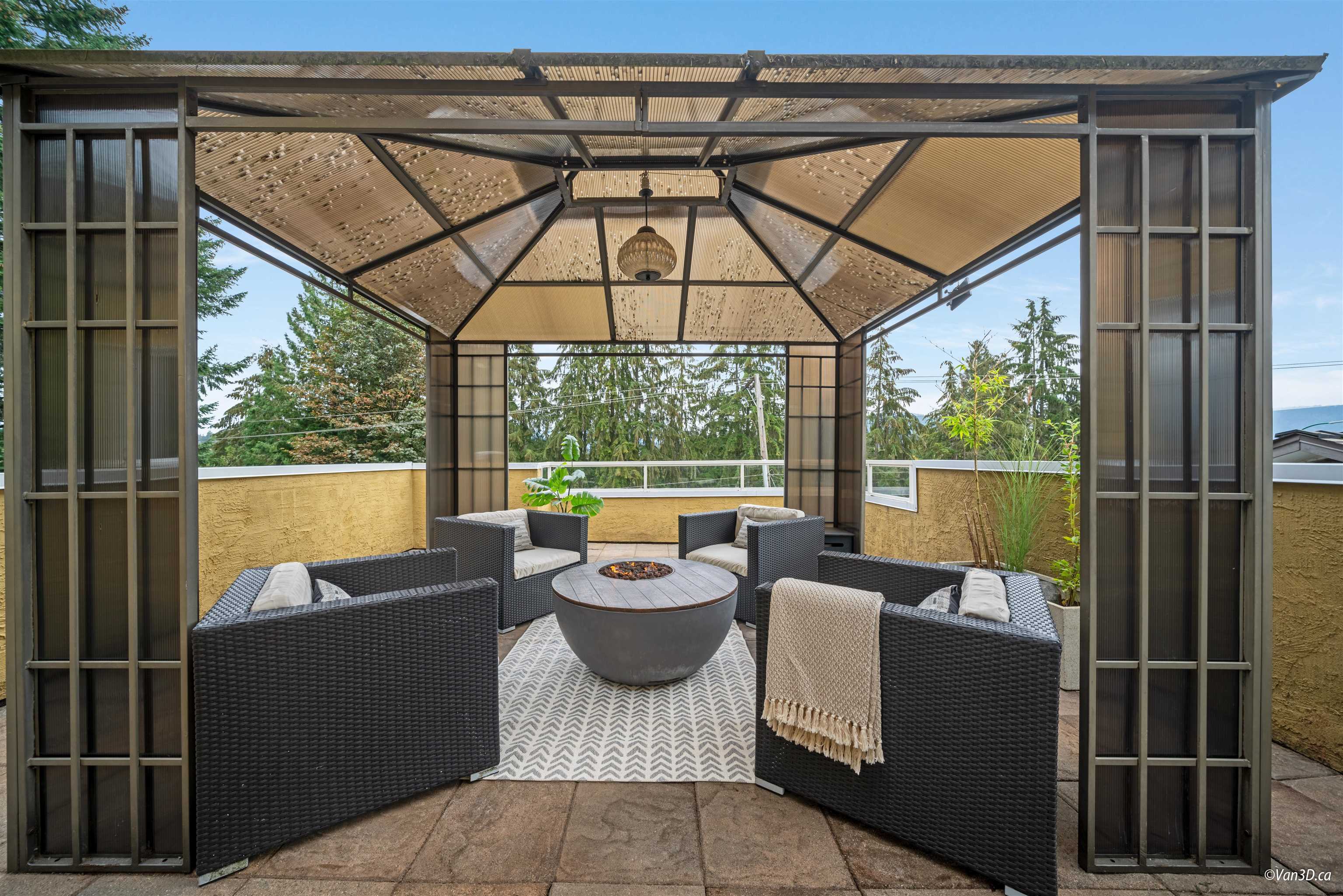 Listing image of 1165 DEEP COVE ROAD