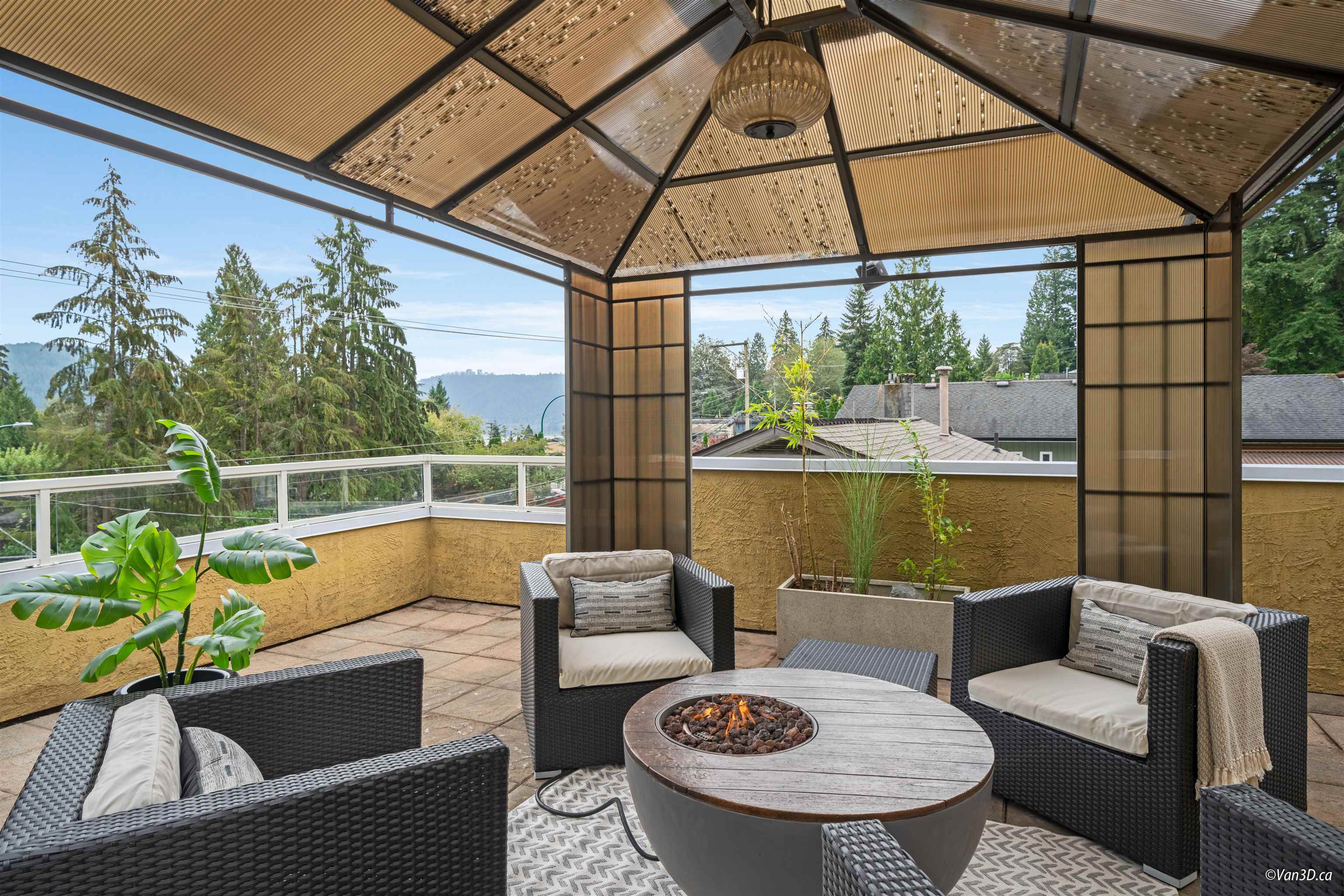 Listing image of 1165 DEEP COVE ROAD