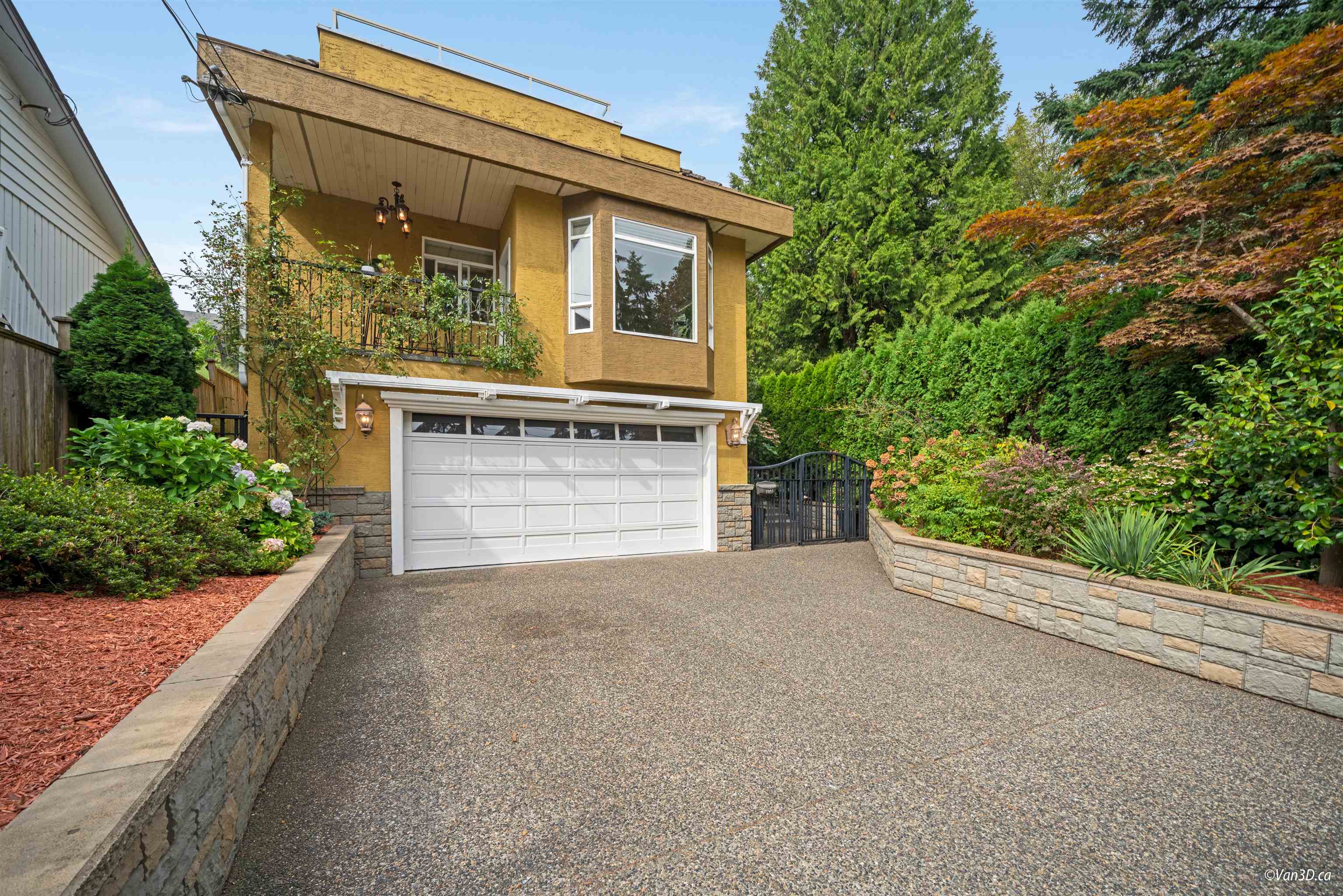 Listing image of 1165 DEEP COVE ROAD