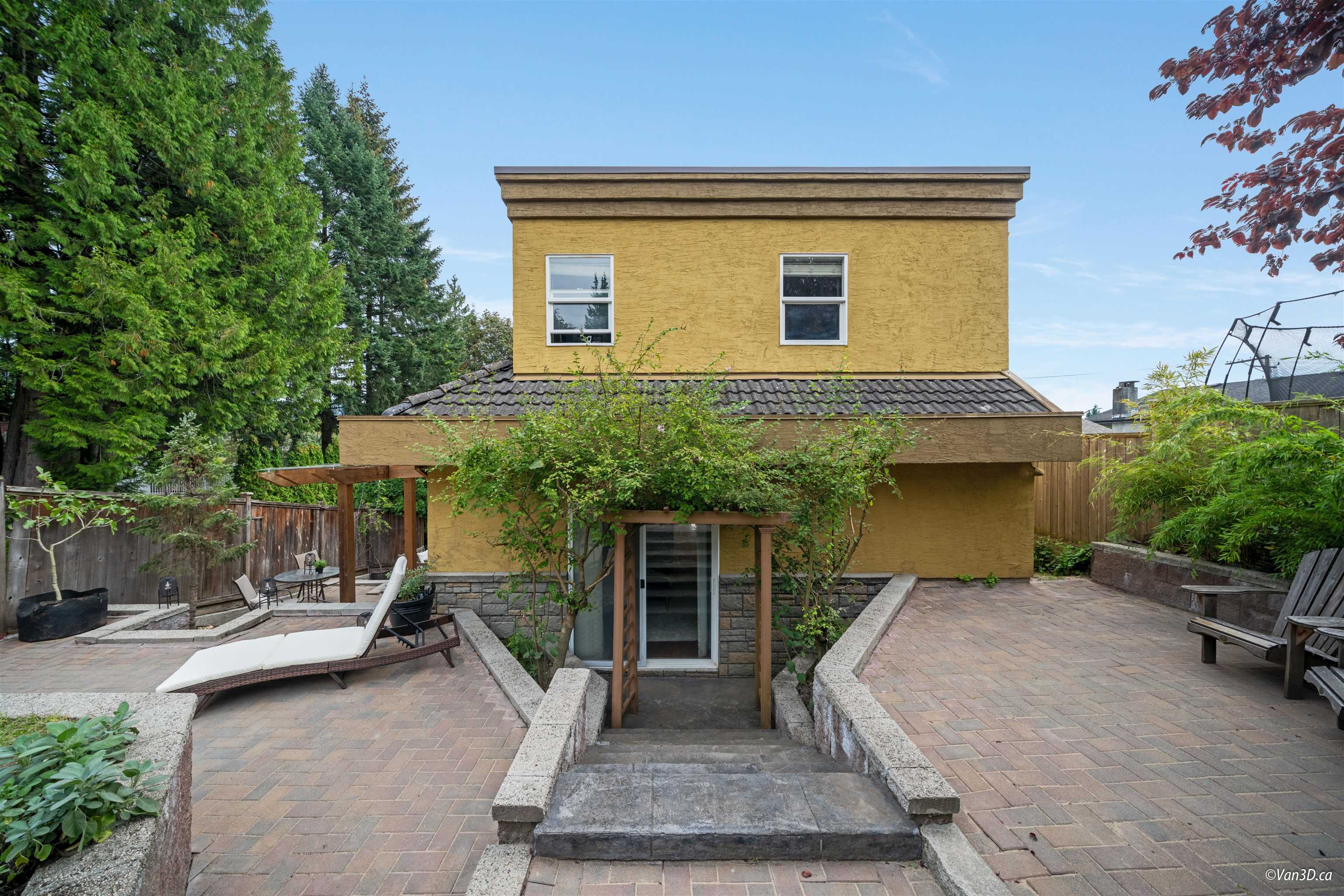 Listing image of 1165 DEEP COVE ROAD