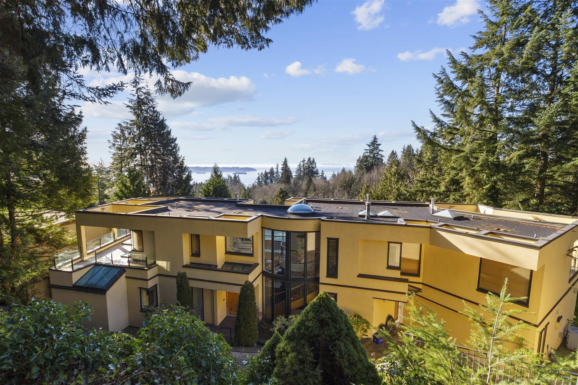 Listing image of 2780 ROSEBERY AVENUE
