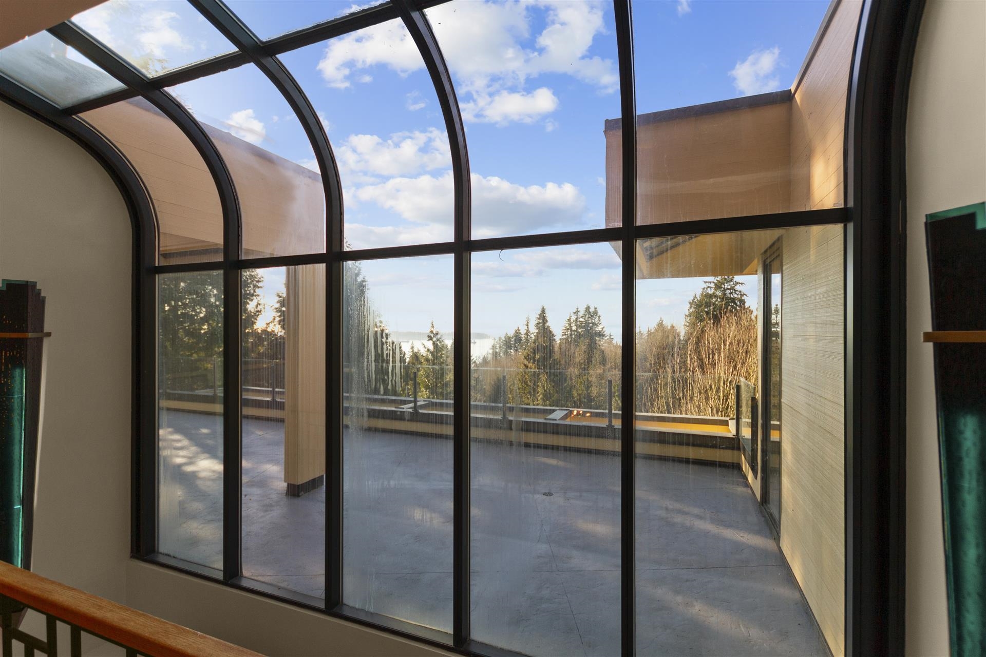 Listing image of 2780 ROSEBERY AVENUE