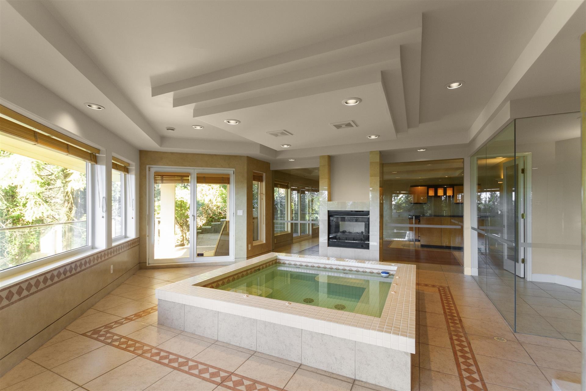 Listing image of 2780 ROSEBERY AVENUE