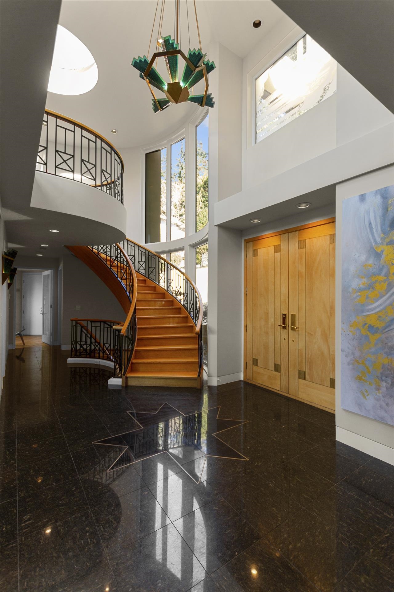 Listing image of 2780 ROSEBERY AVENUE
