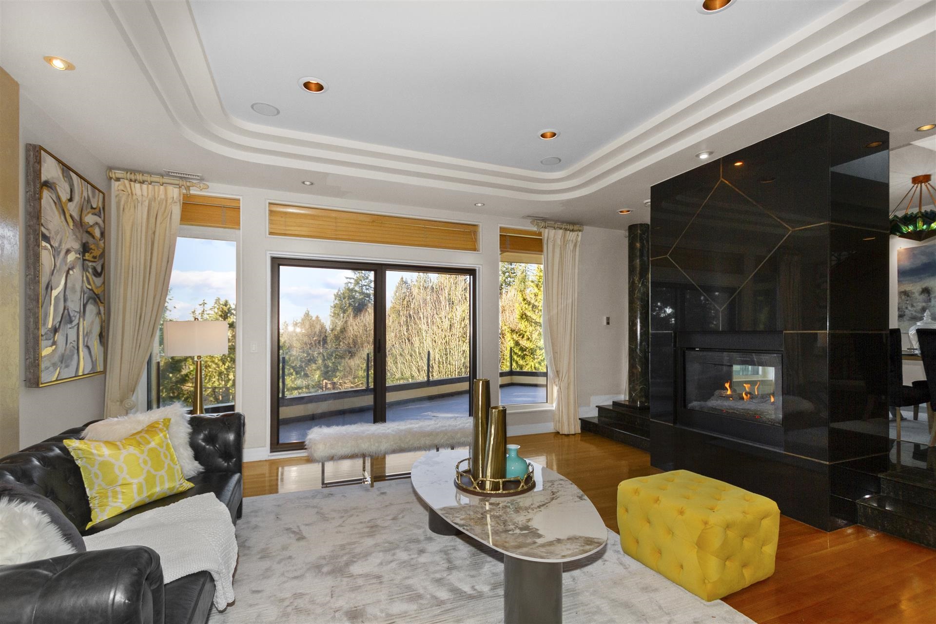Listing image of 2780 ROSEBERY AVENUE