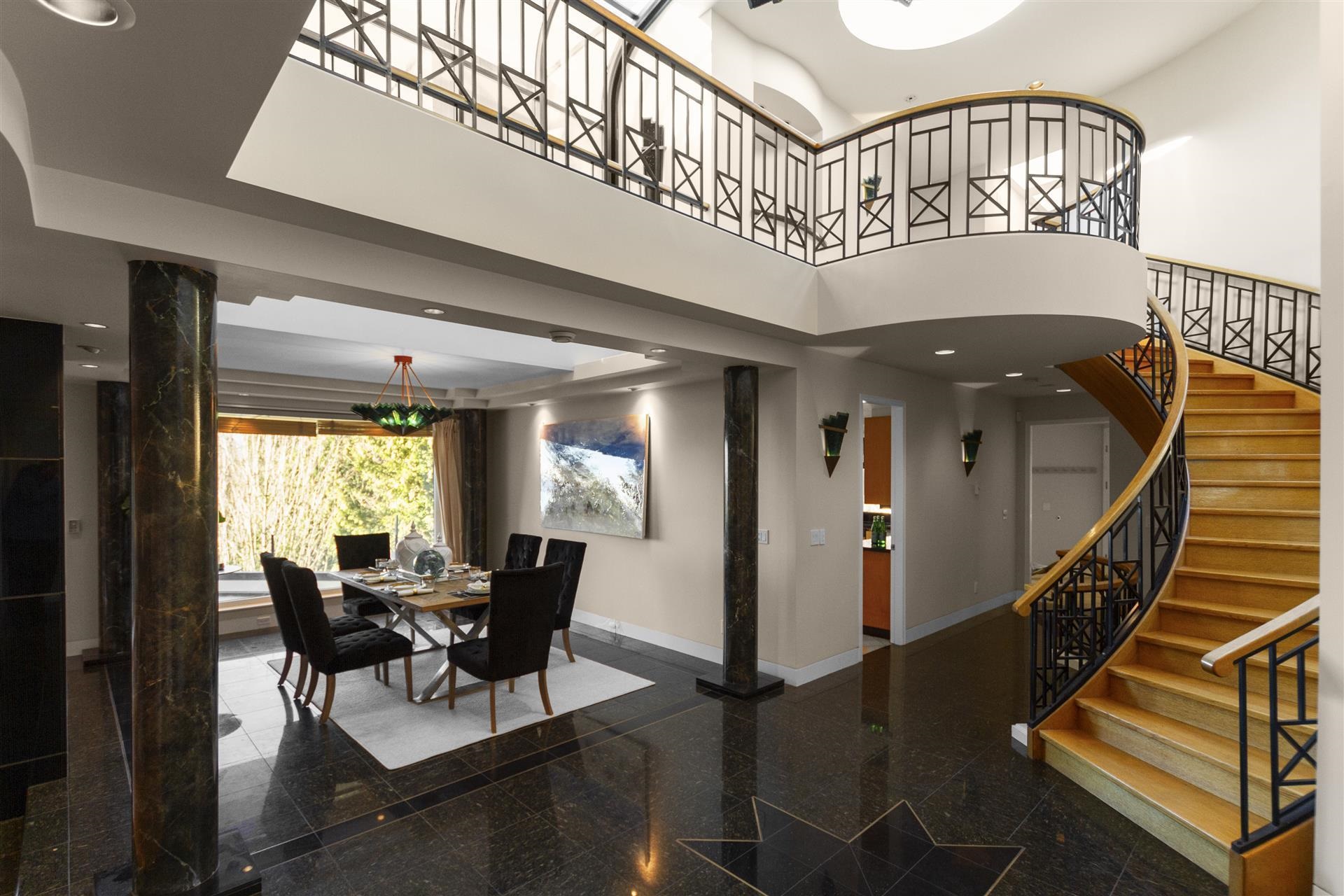 Listing image of 2780 ROSEBERY AVENUE
