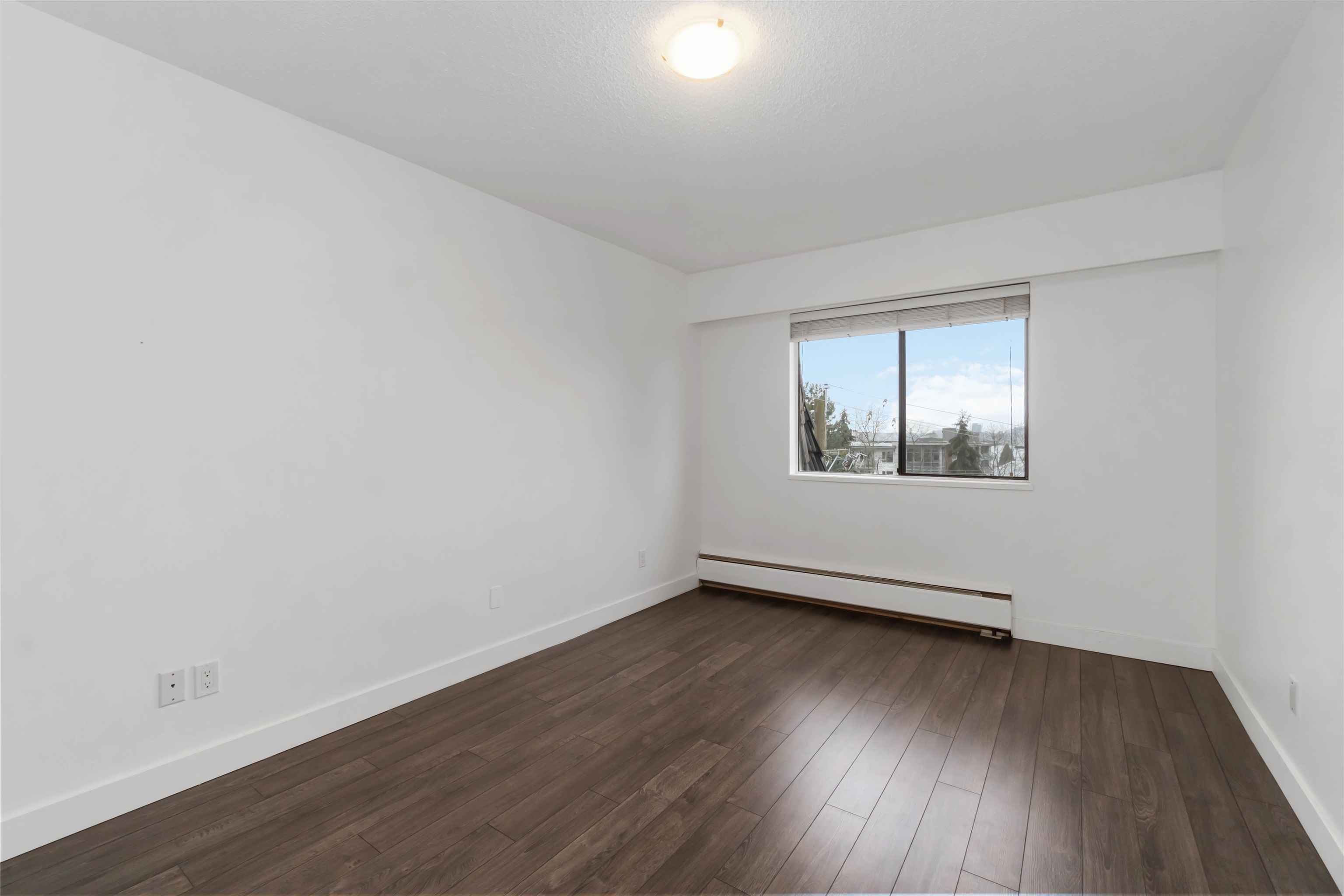 Listing image of 302 275 W 2ND STREET
