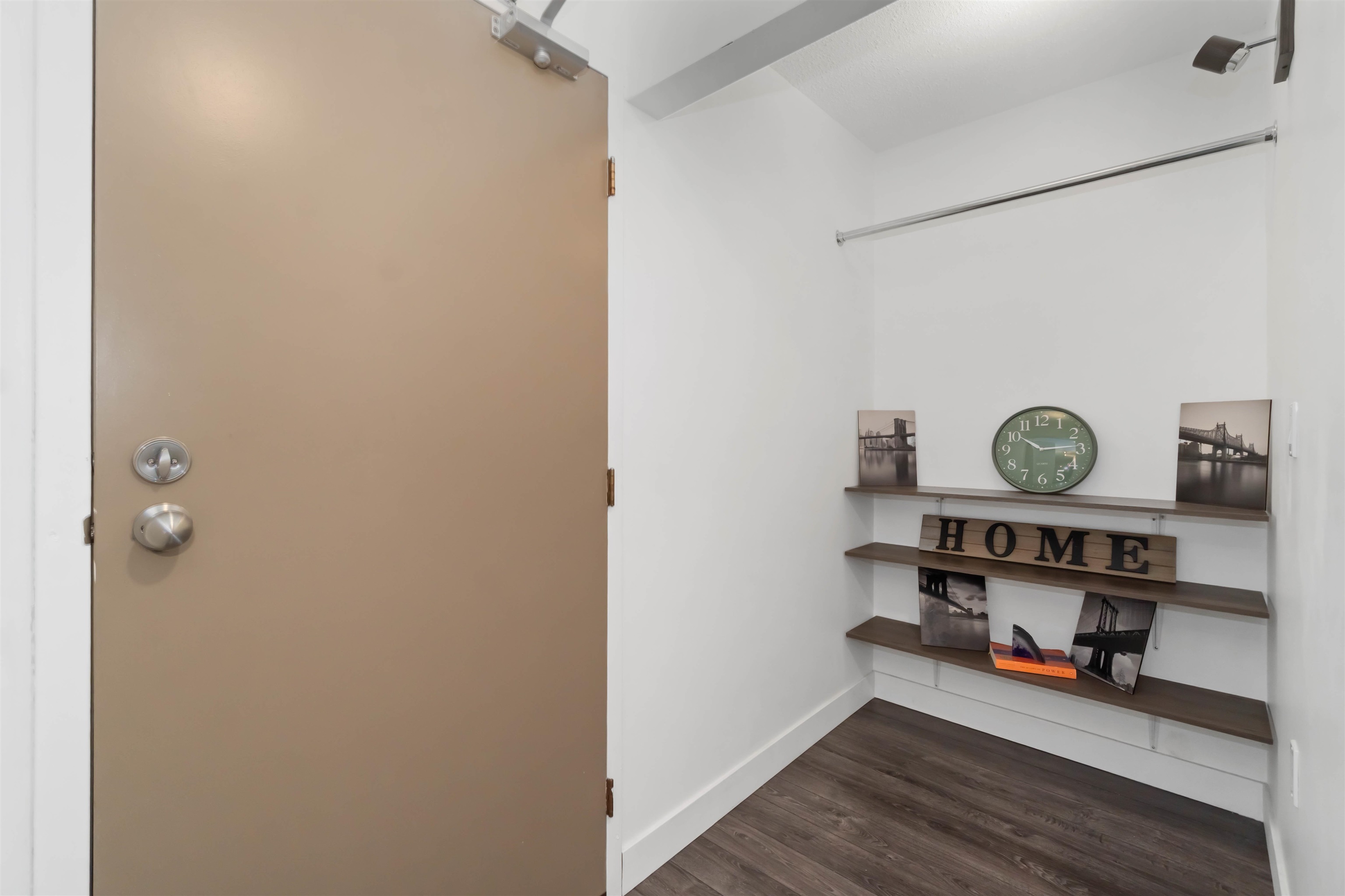 Listing image of 302 275 W 2ND STREET