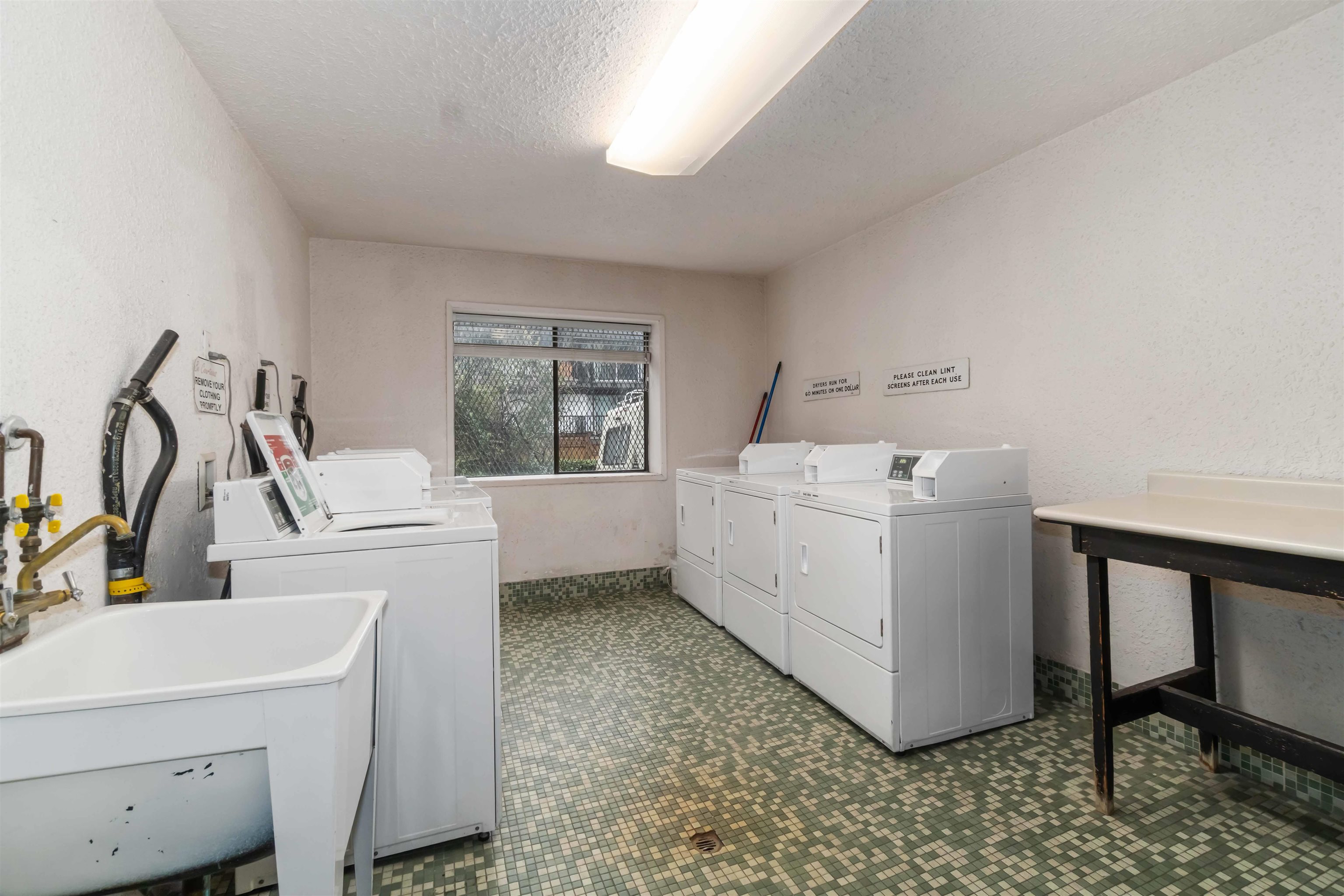 Listing image of 302 275 W 2ND STREET
