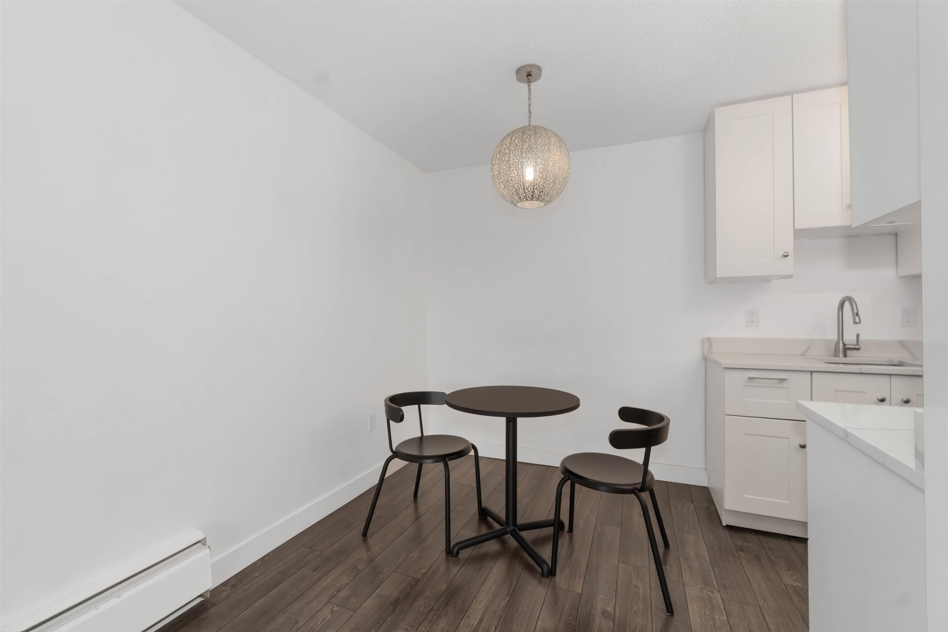 Listing image of 302 275 W 2ND STREET