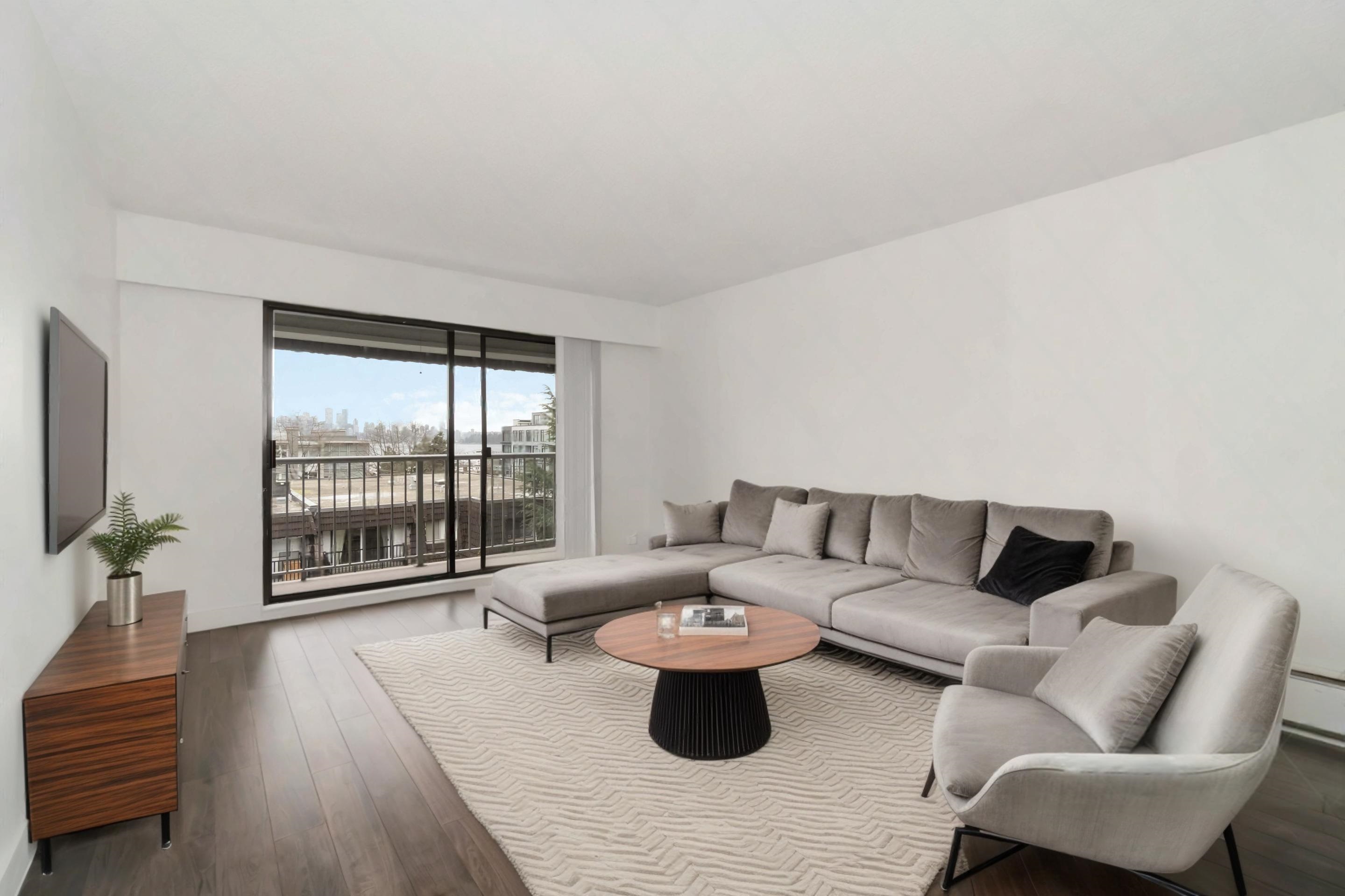 Listing image of 302 275 W 2ND STREET