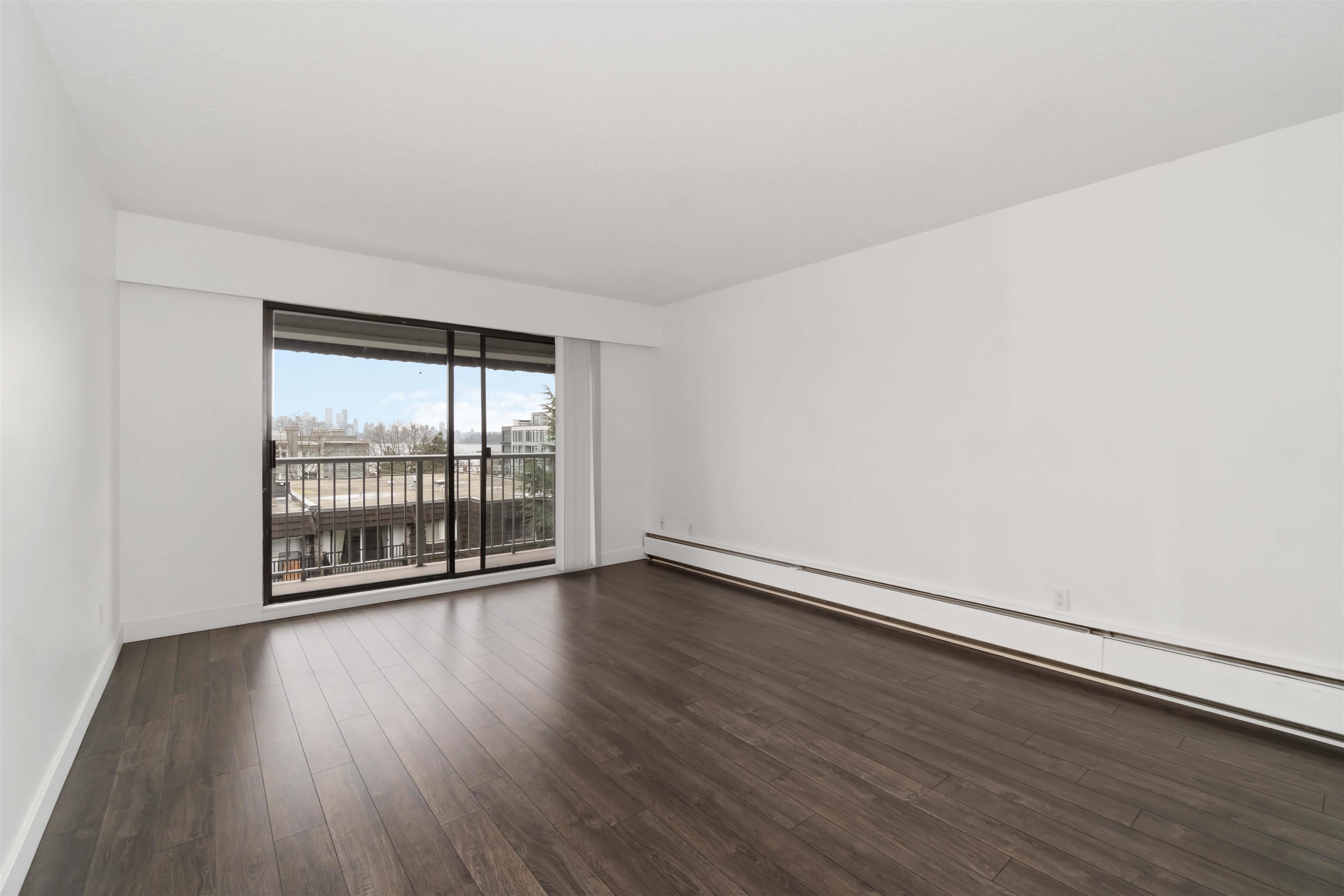 Listing image of 302 275 W 2ND STREET
