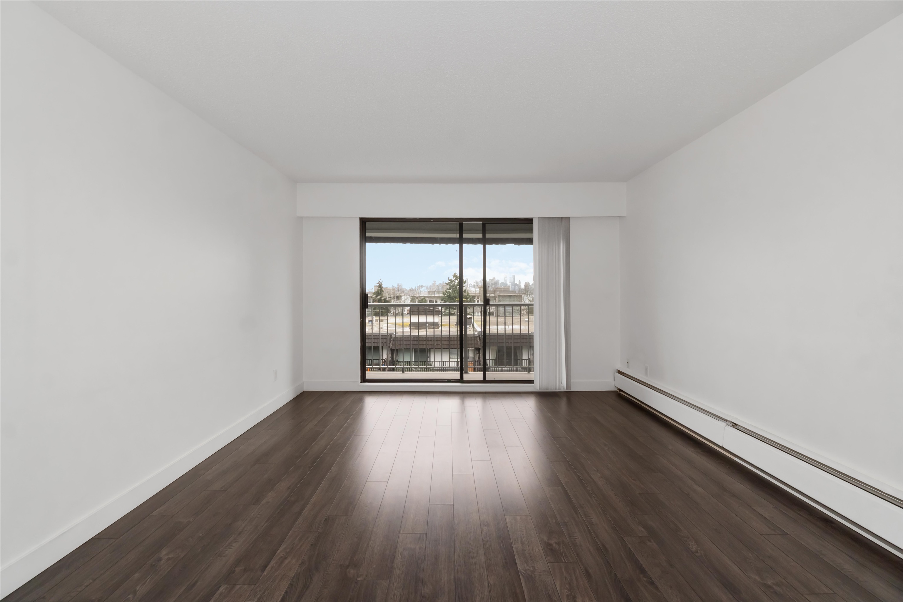 Listing image of 302 275 W 2ND STREET