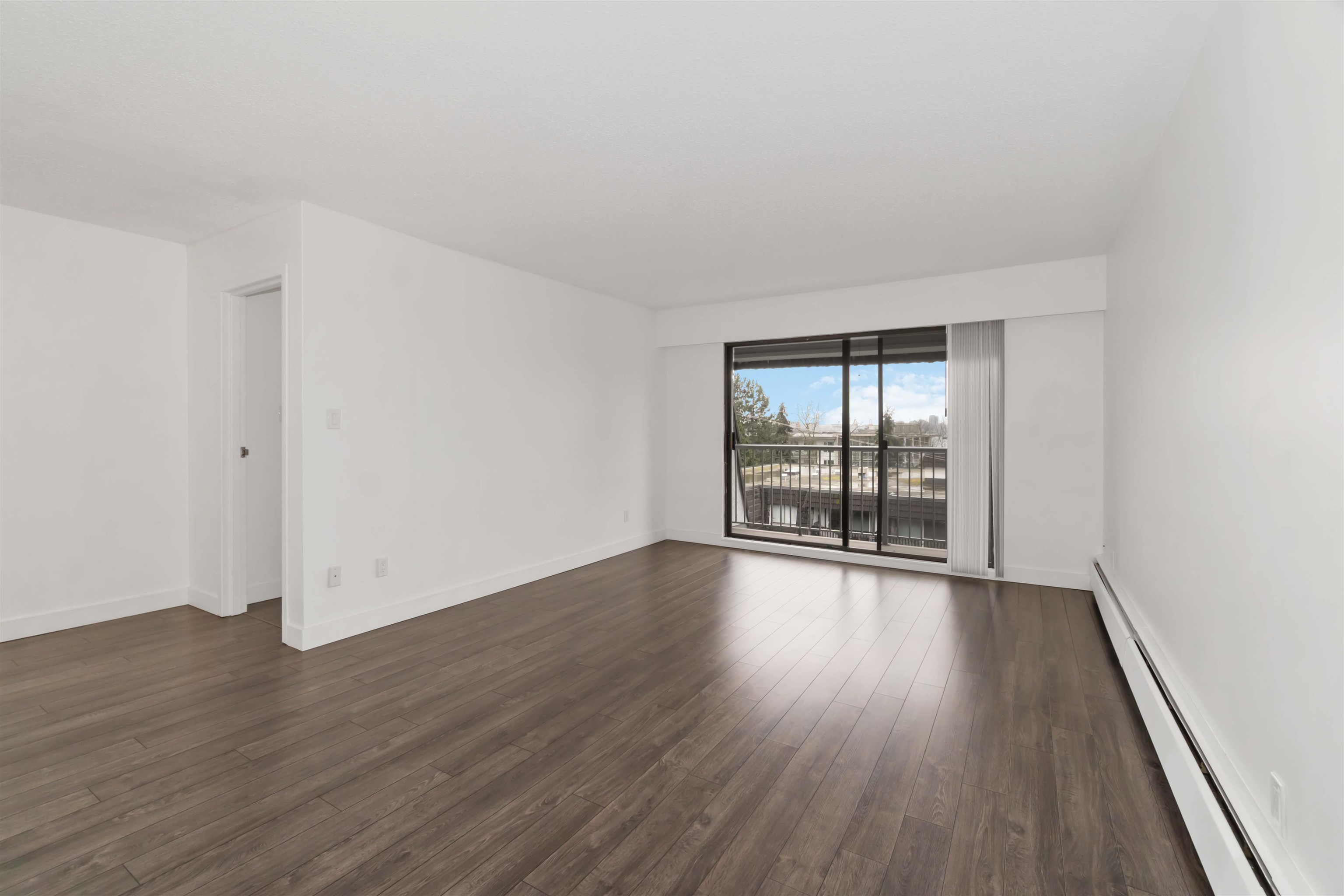 Listing image of 302 275 W 2ND STREET