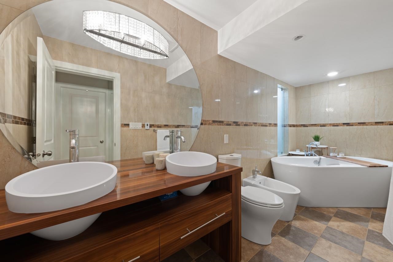 Listing image of 5620 EAGLE COURT