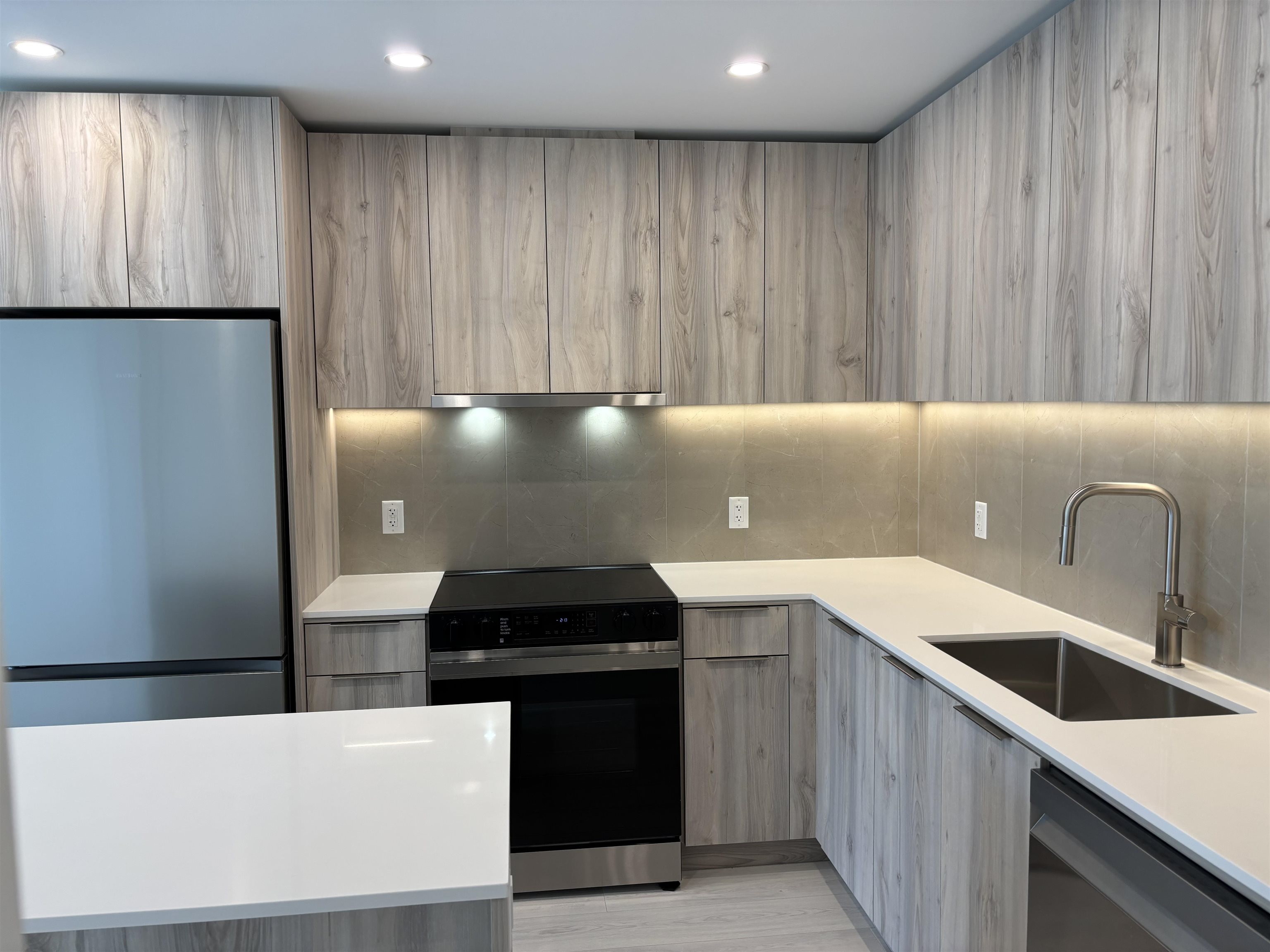 Listing image of 516 3596 MALSUM DRIVE