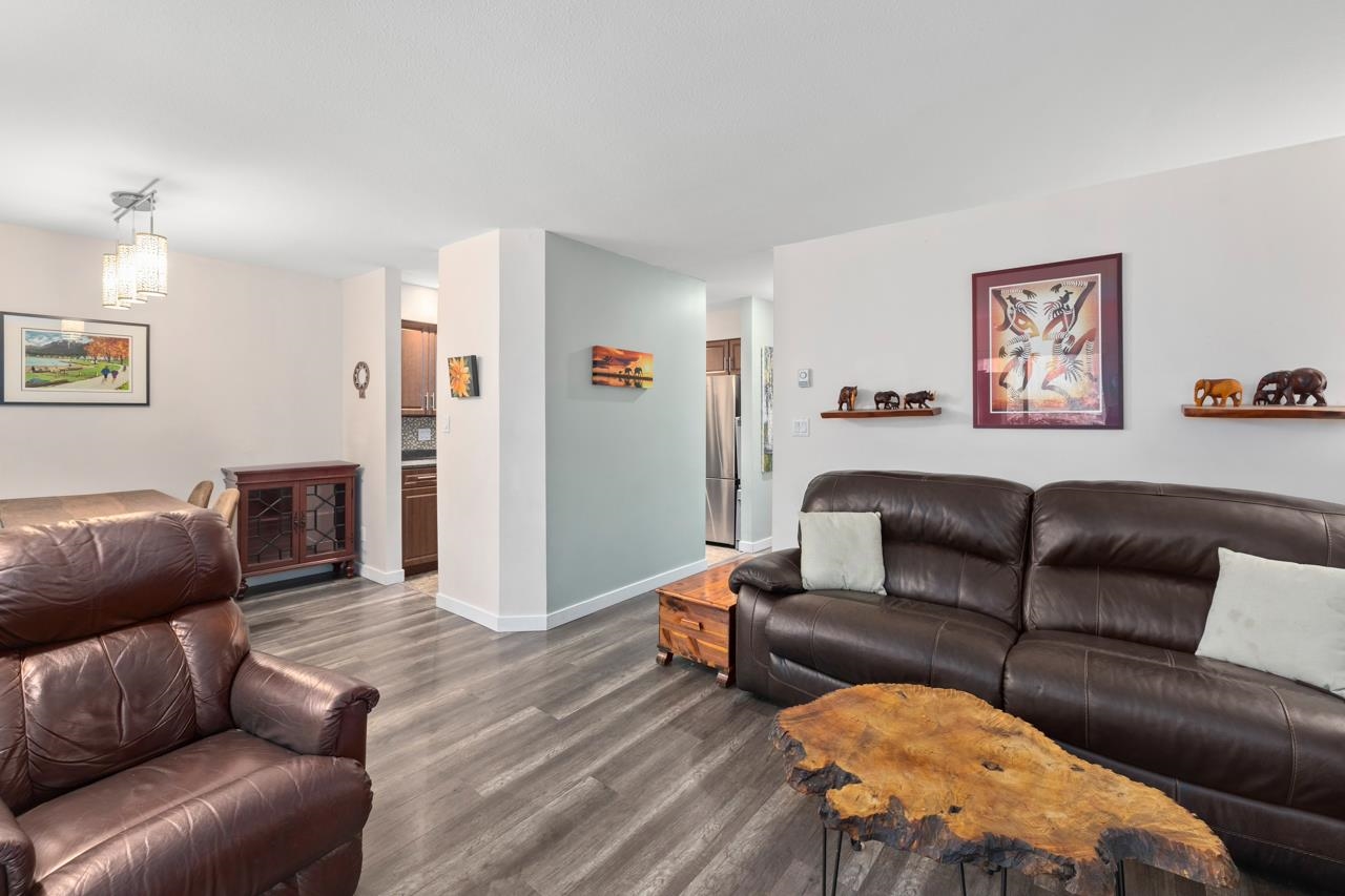 Listing image of 101 320 W 2ND STREET