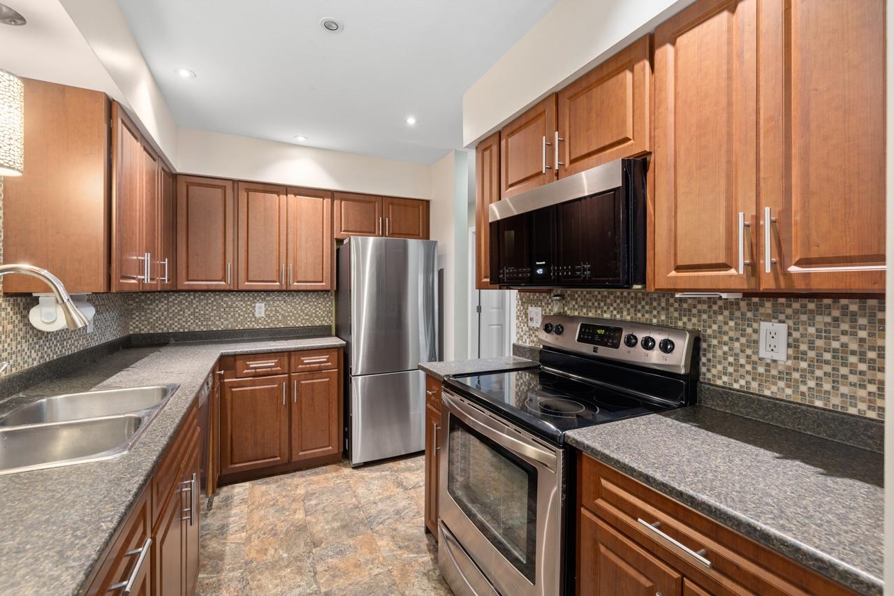 Listing image of 101 320 W 2ND STREET