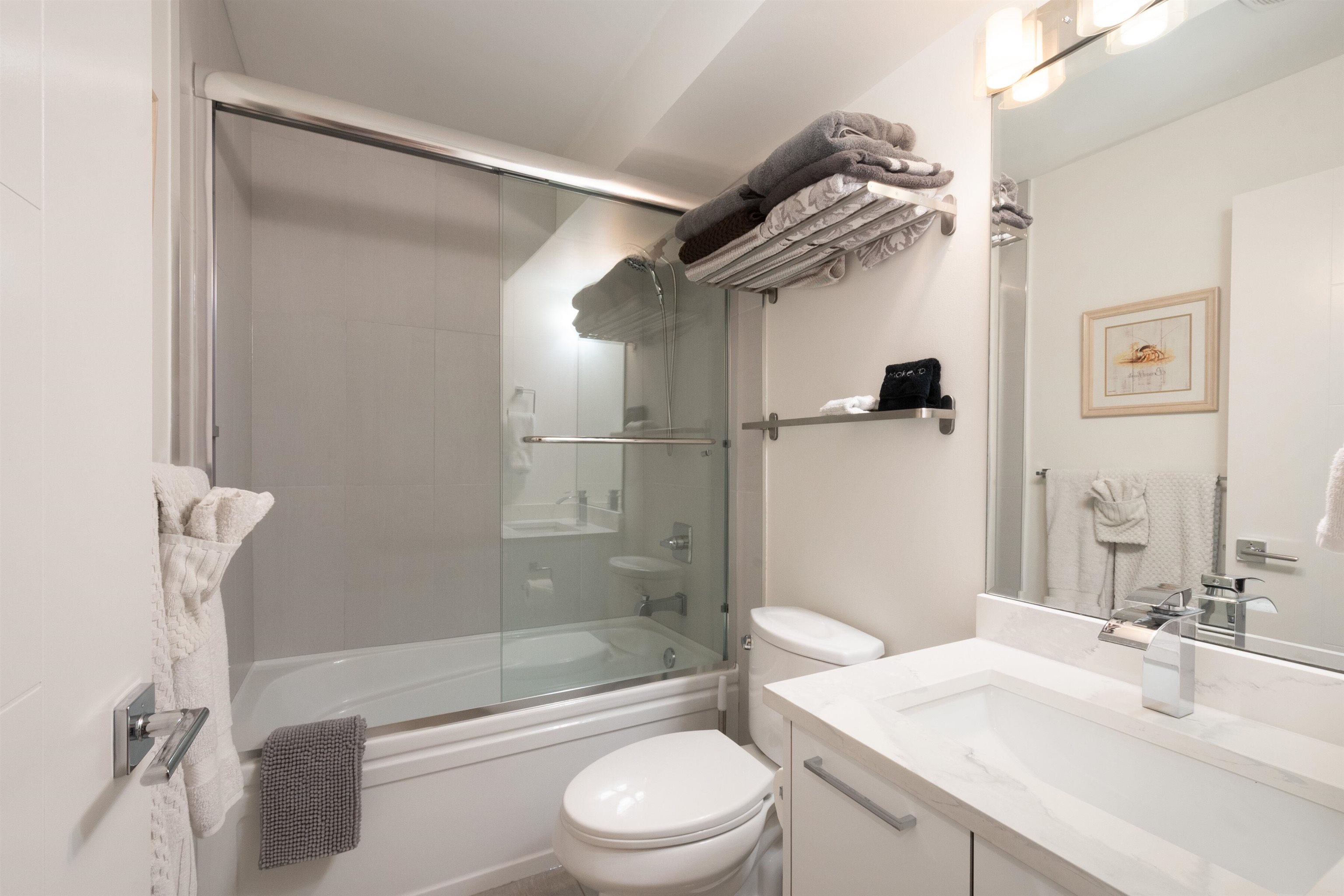 Listing image of 326 E 8TH STREET