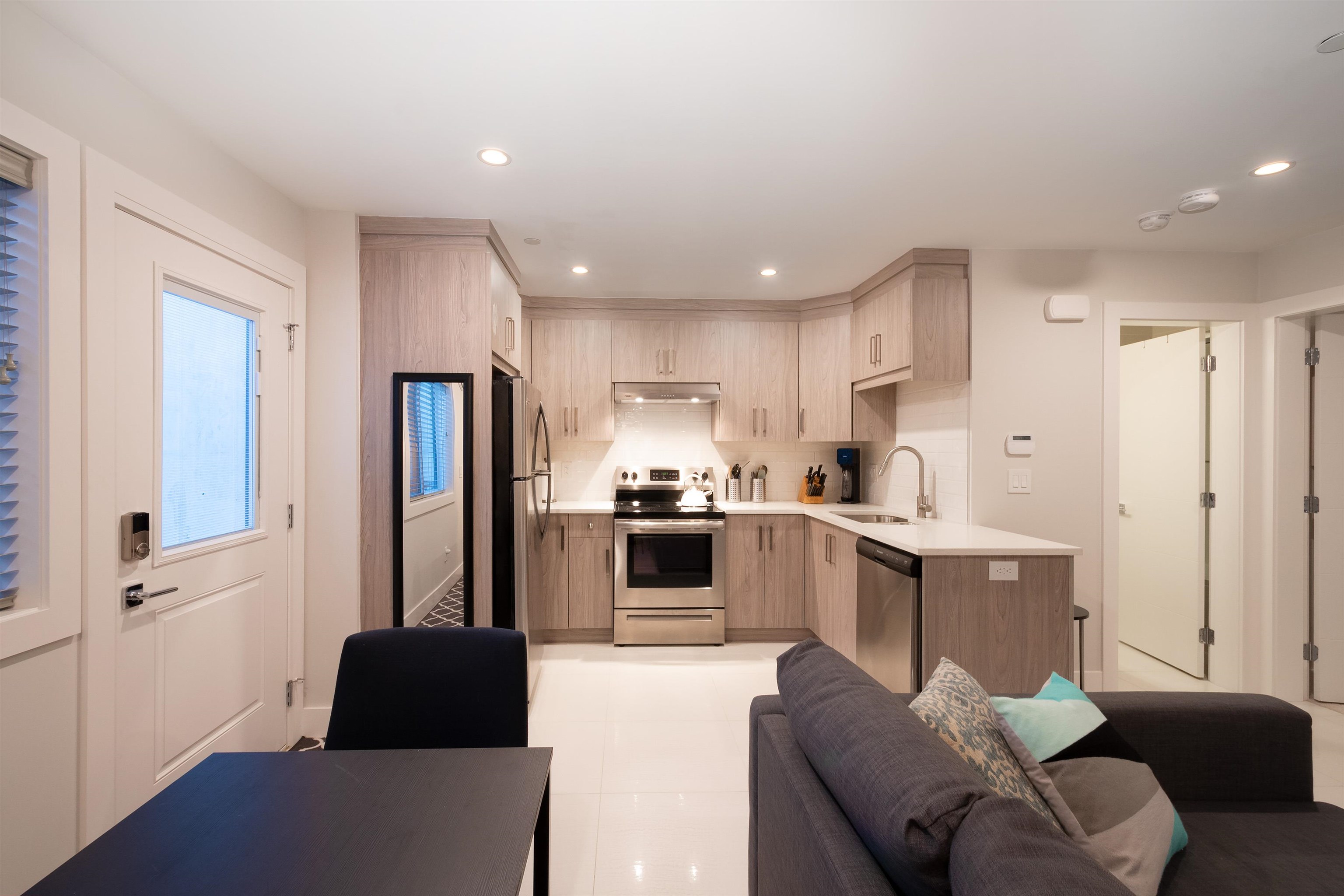 Listing image of 326 E 8TH STREET