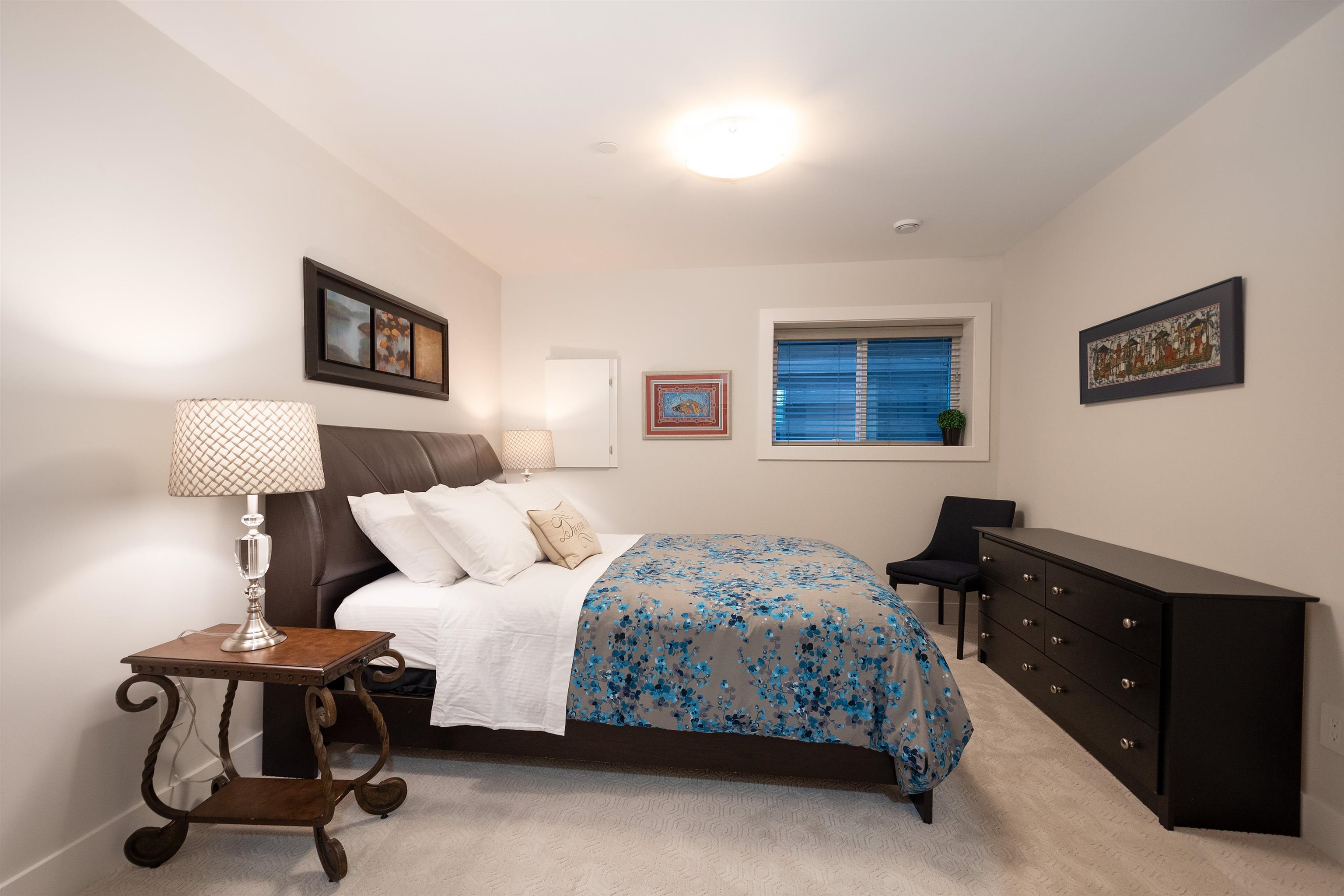 Listing image of 326 E 8TH STREET