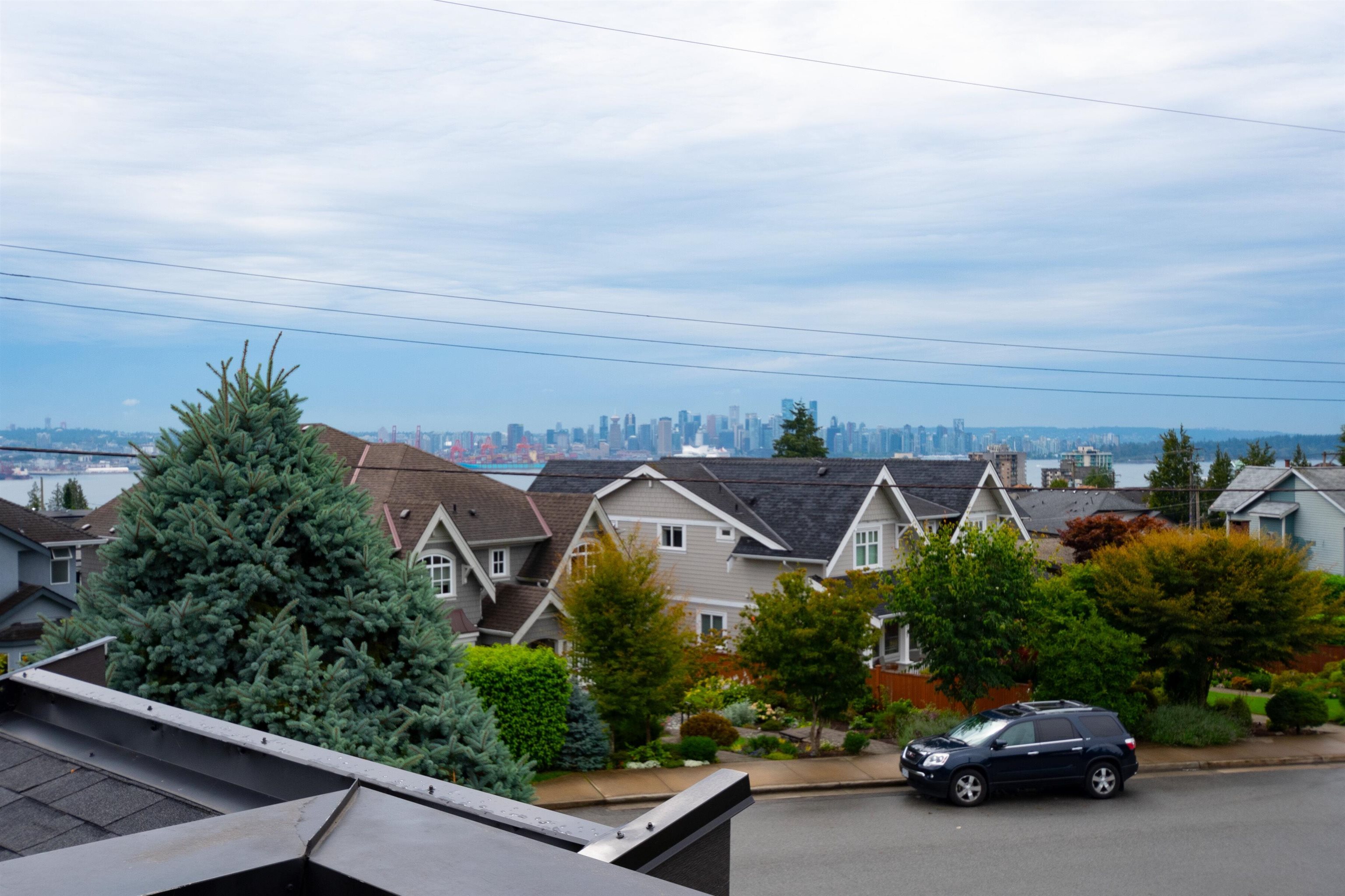 Listing image of 326 E 8TH STREET