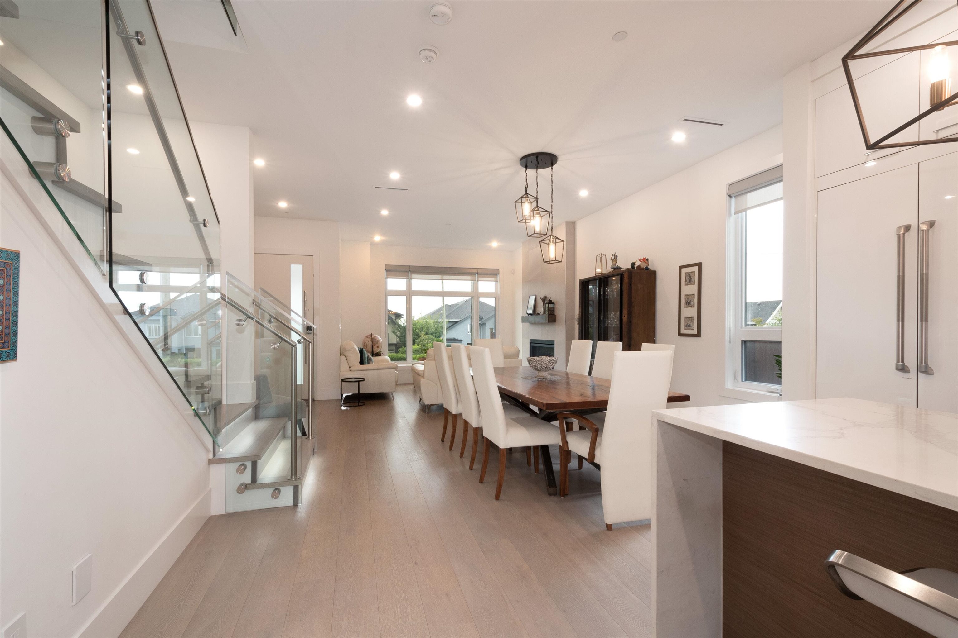 Listing image of 326 E 8TH STREET
