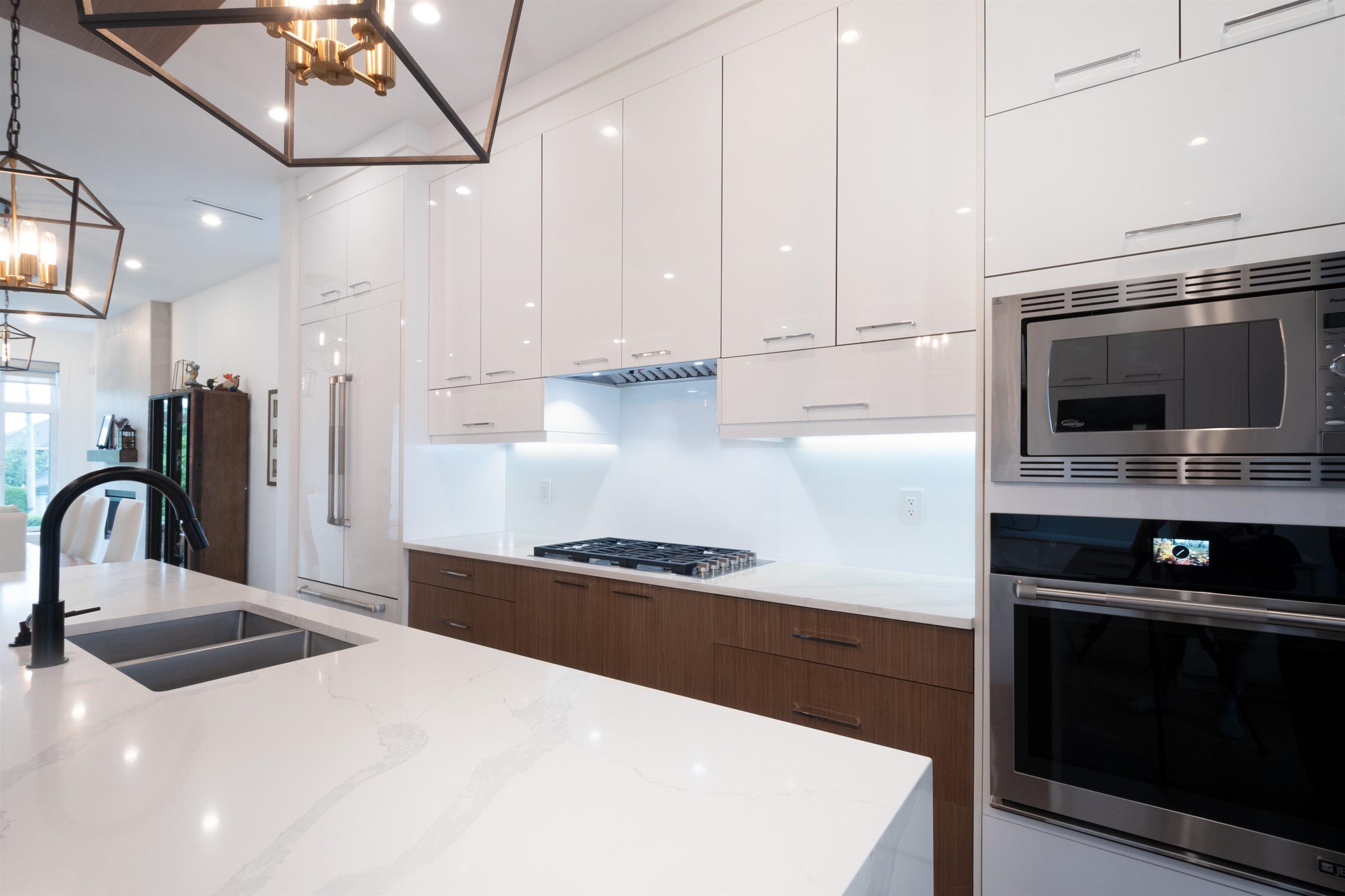 Listing image of 326 E 8TH STREET
