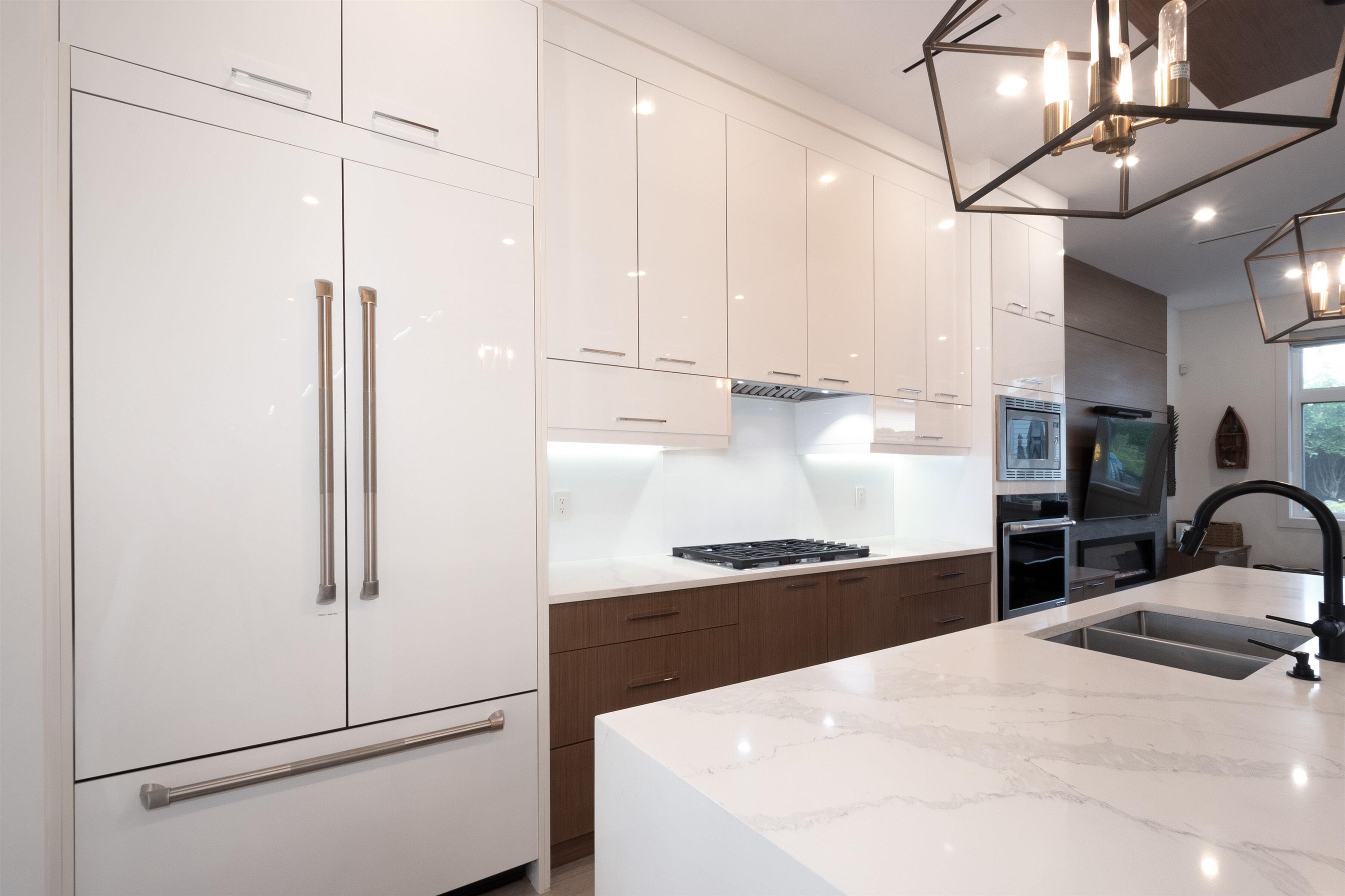 Listing image of 326 E 8TH STREET