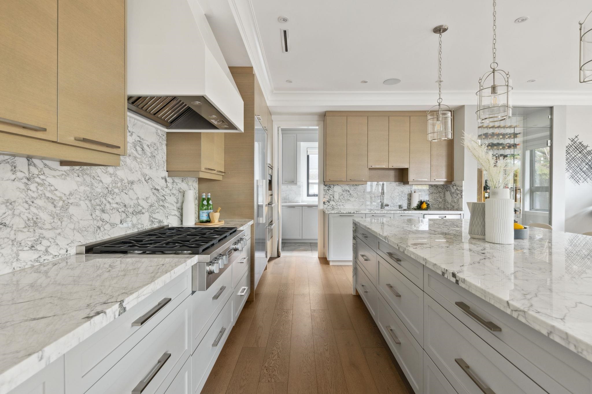 Listing image of 939 FOREST HILLS DRIVE