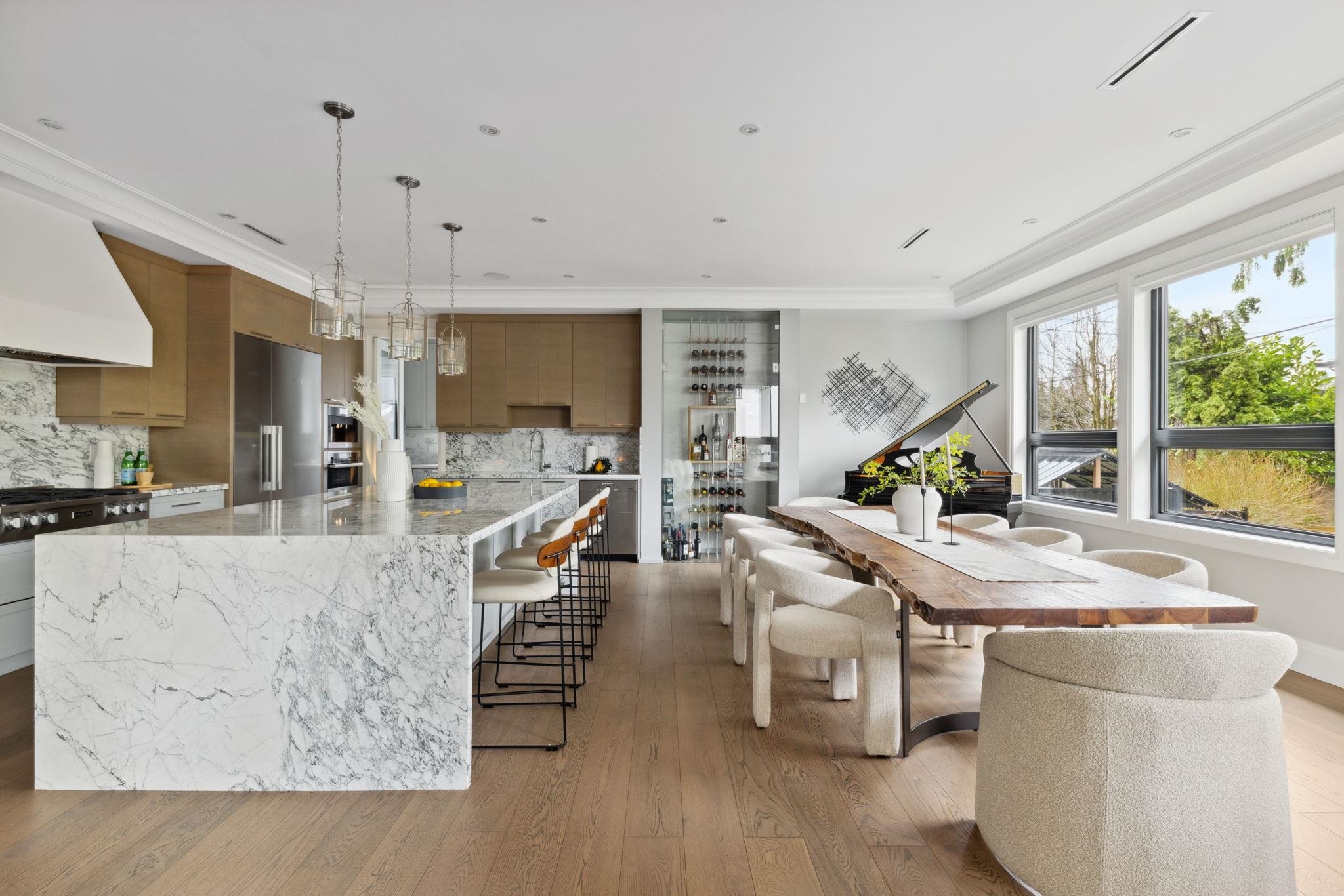 Listing image of 939 FOREST HILLS DRIVE