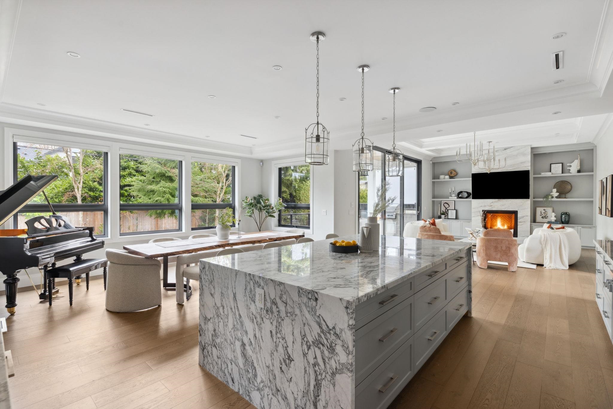Listing image of 939 FOREST HILLS DRIVE