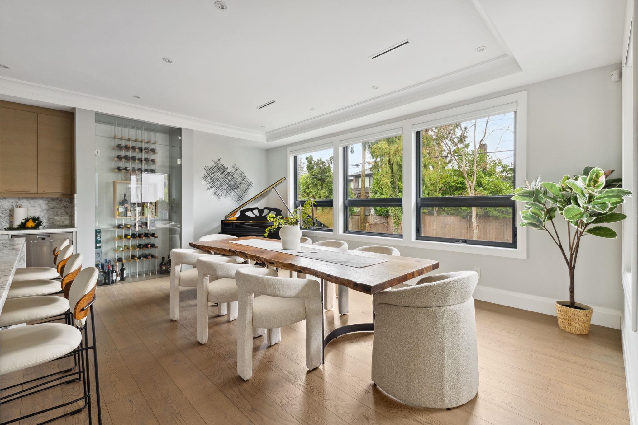 Listing image of 939 FOREST HILLS DRIVE