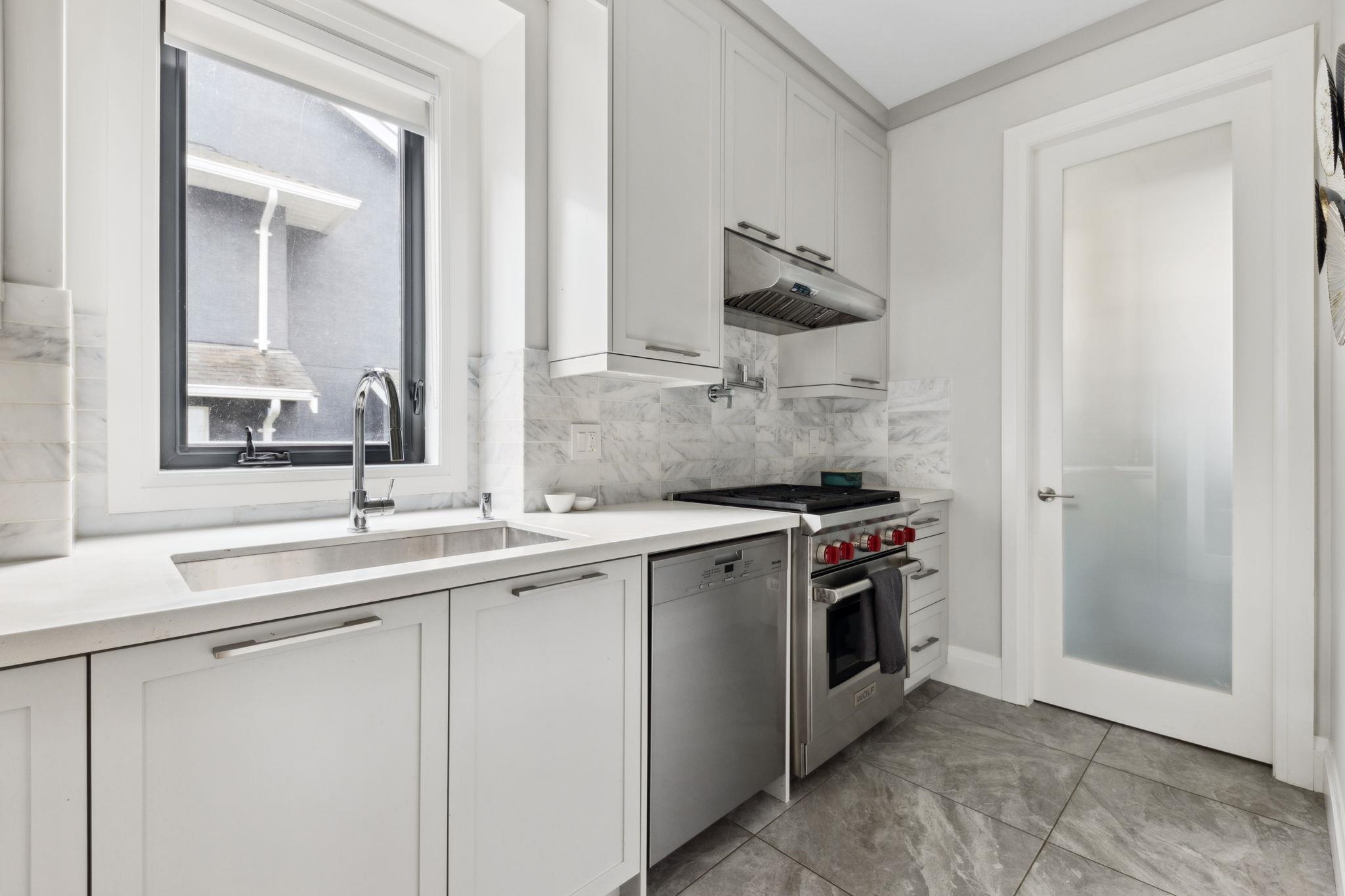 Listing image of 939 FOREST HILLS DRIVE