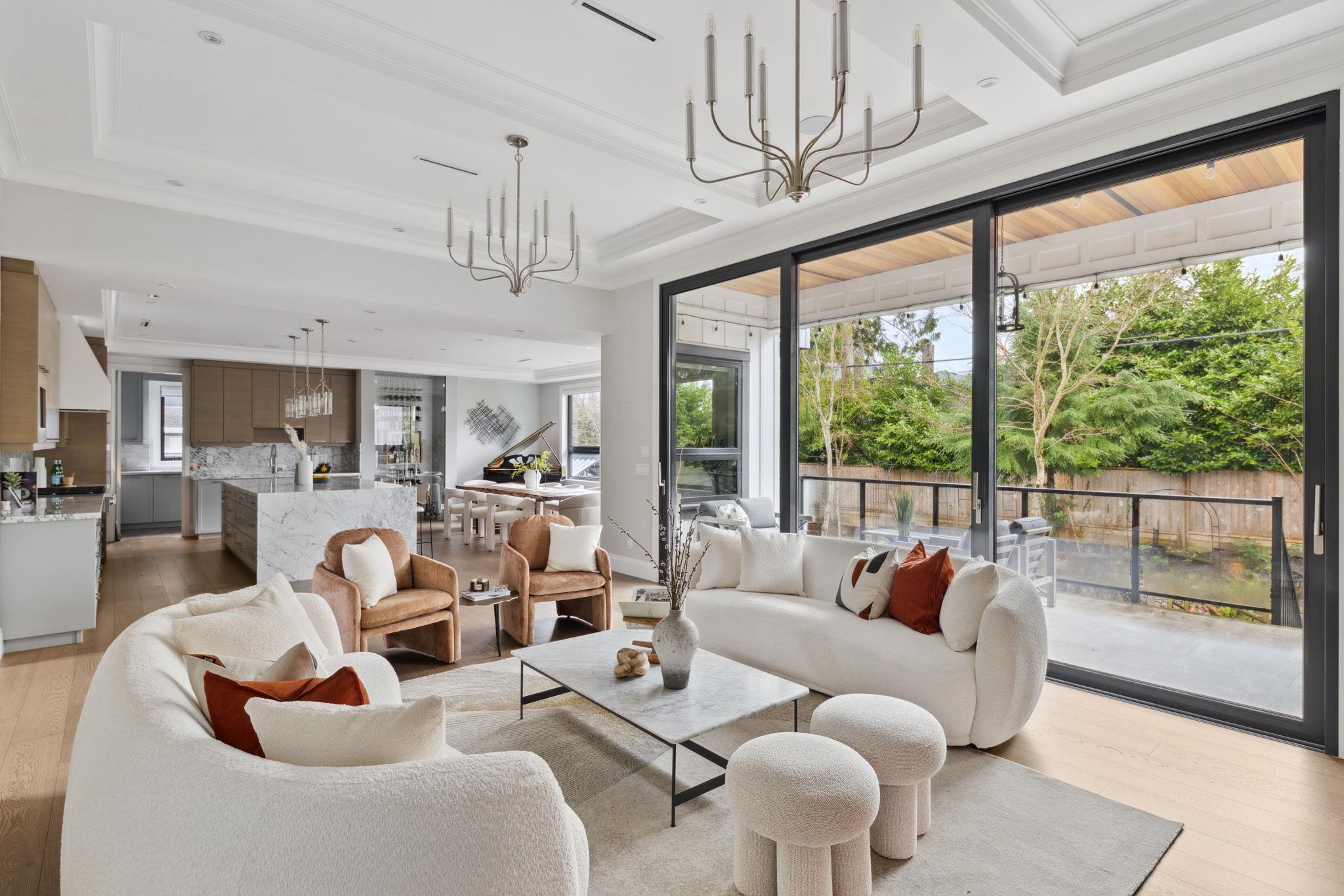 Listing image of 939 FOREST HILLS DRIVE