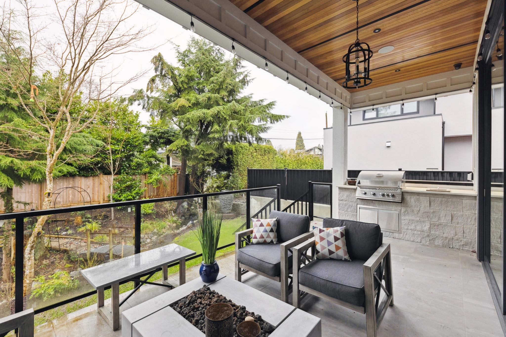 Listing image of 939 FOREST HILLS DRIVE
