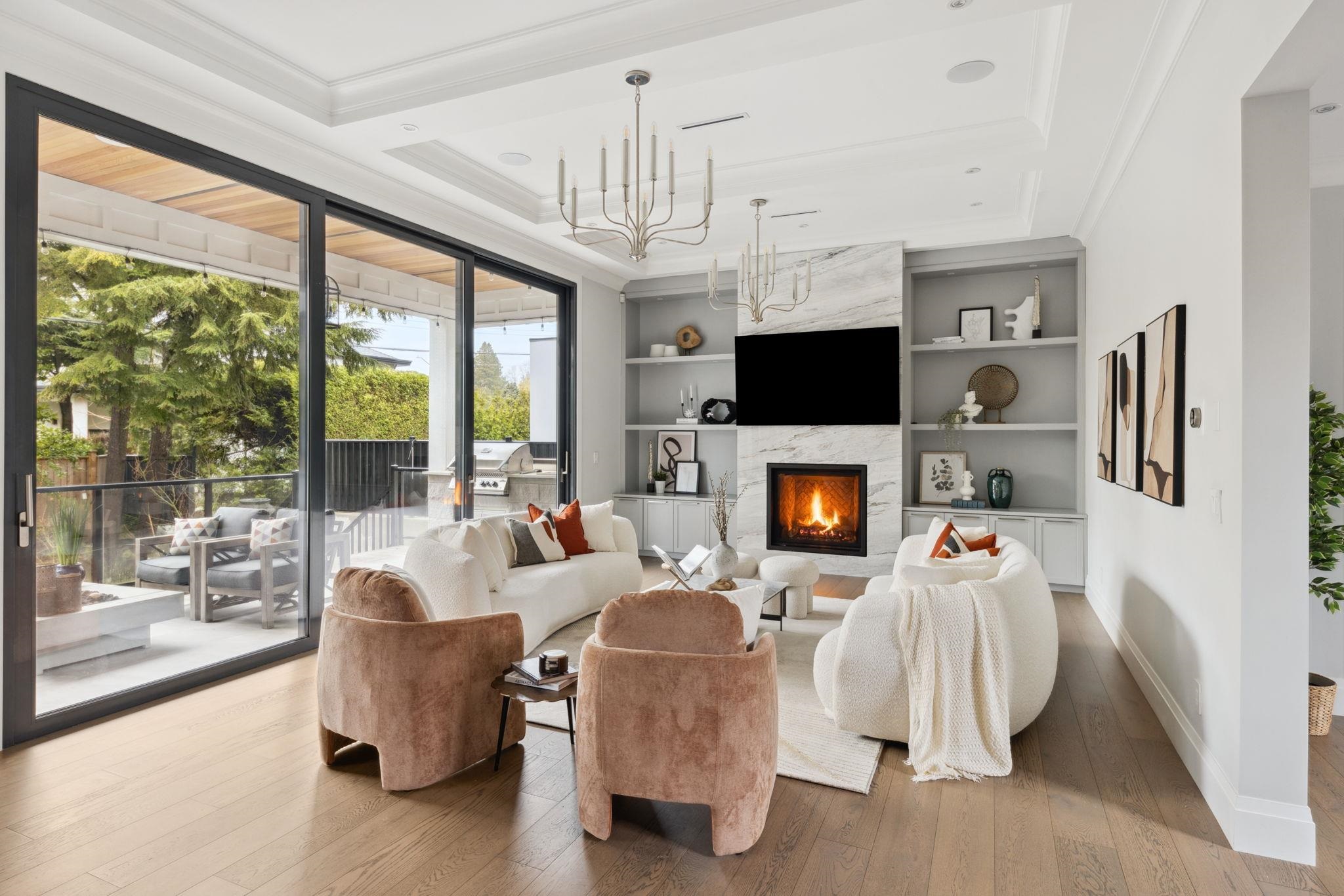 Listing image of 939 FOREST HILLS DRIVE