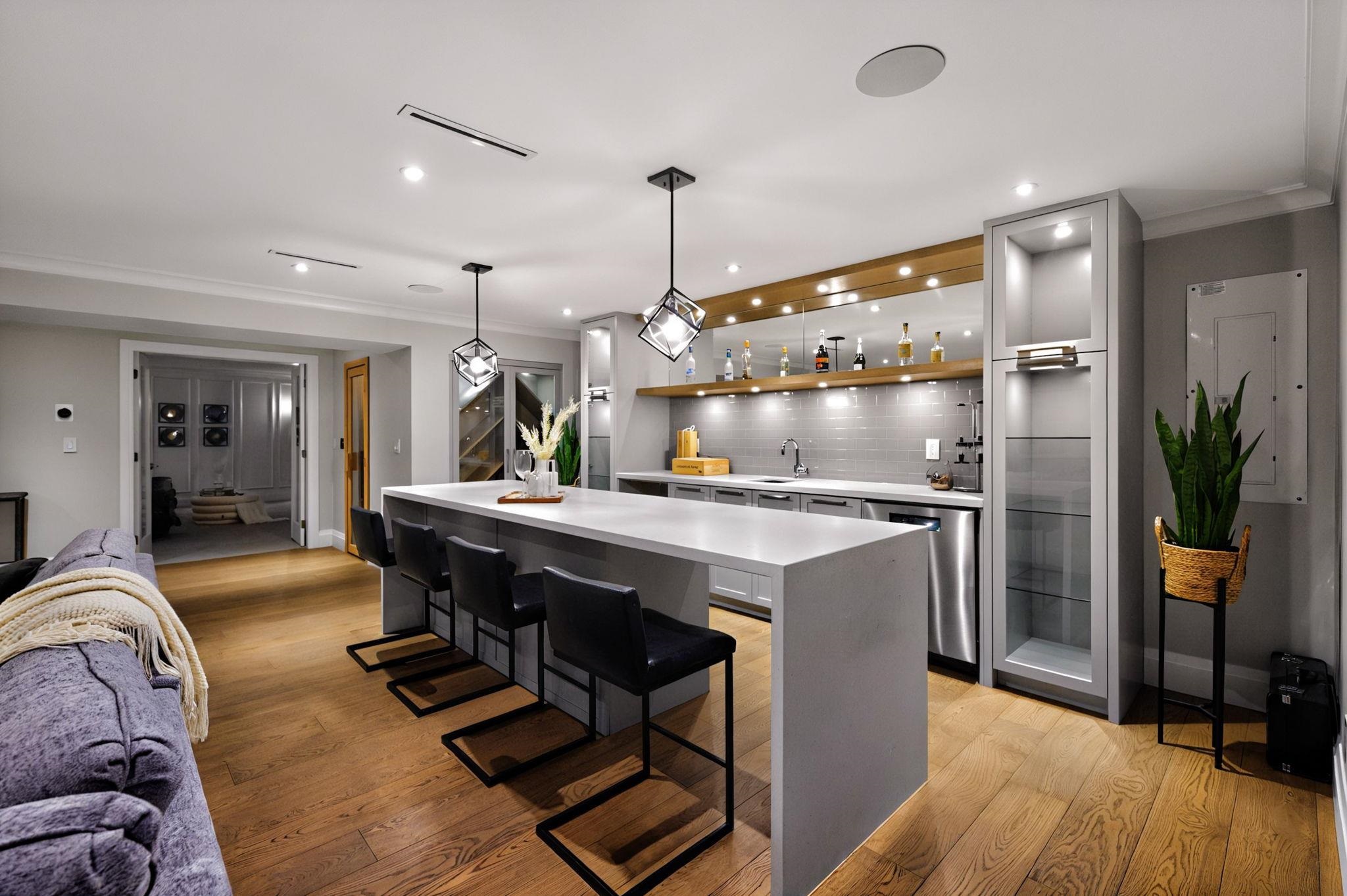 Listing image of 939 FOREST HILLS DRIVE