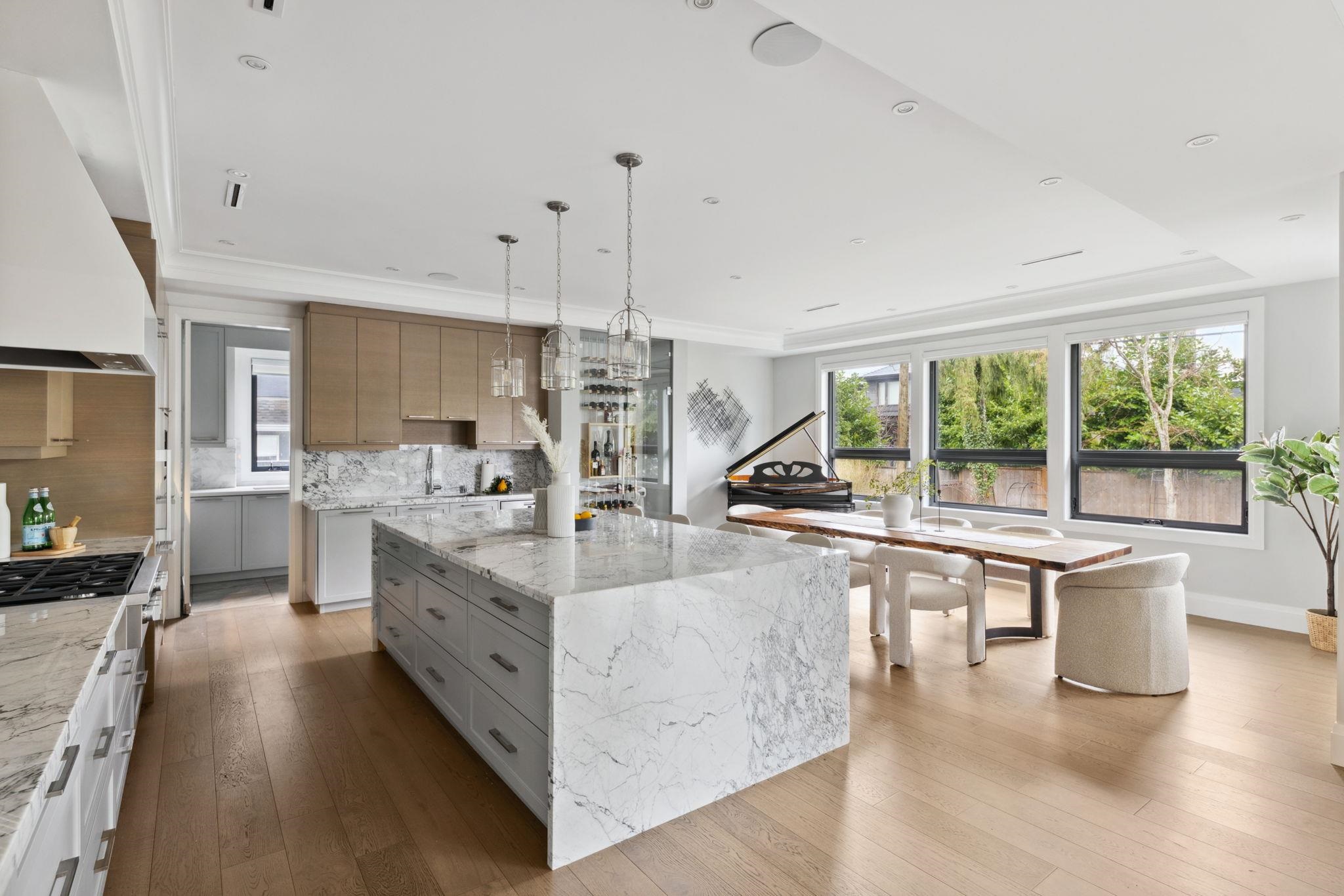 Listing image of 939 FOREST HILLS DRIVE