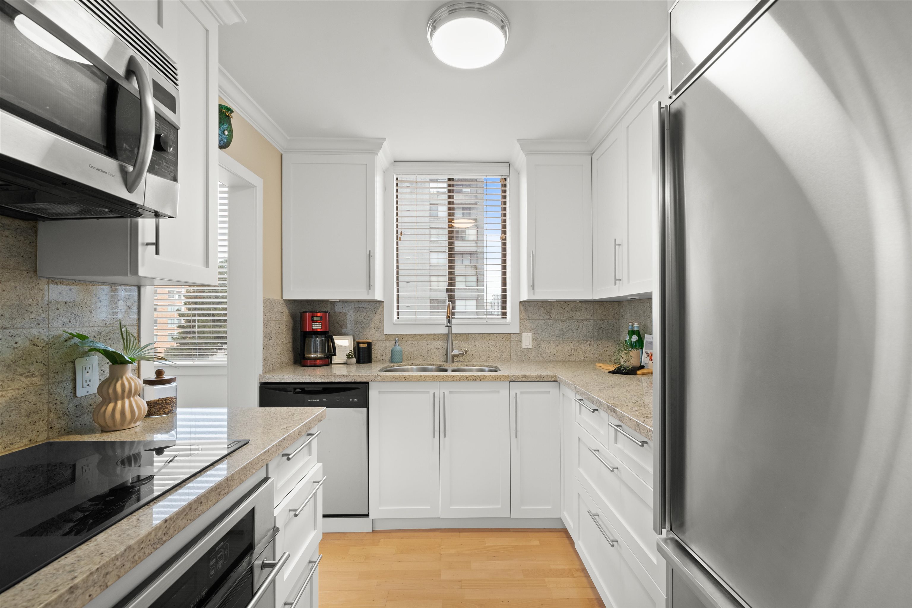 Listing image of 402 555 13TH STREET