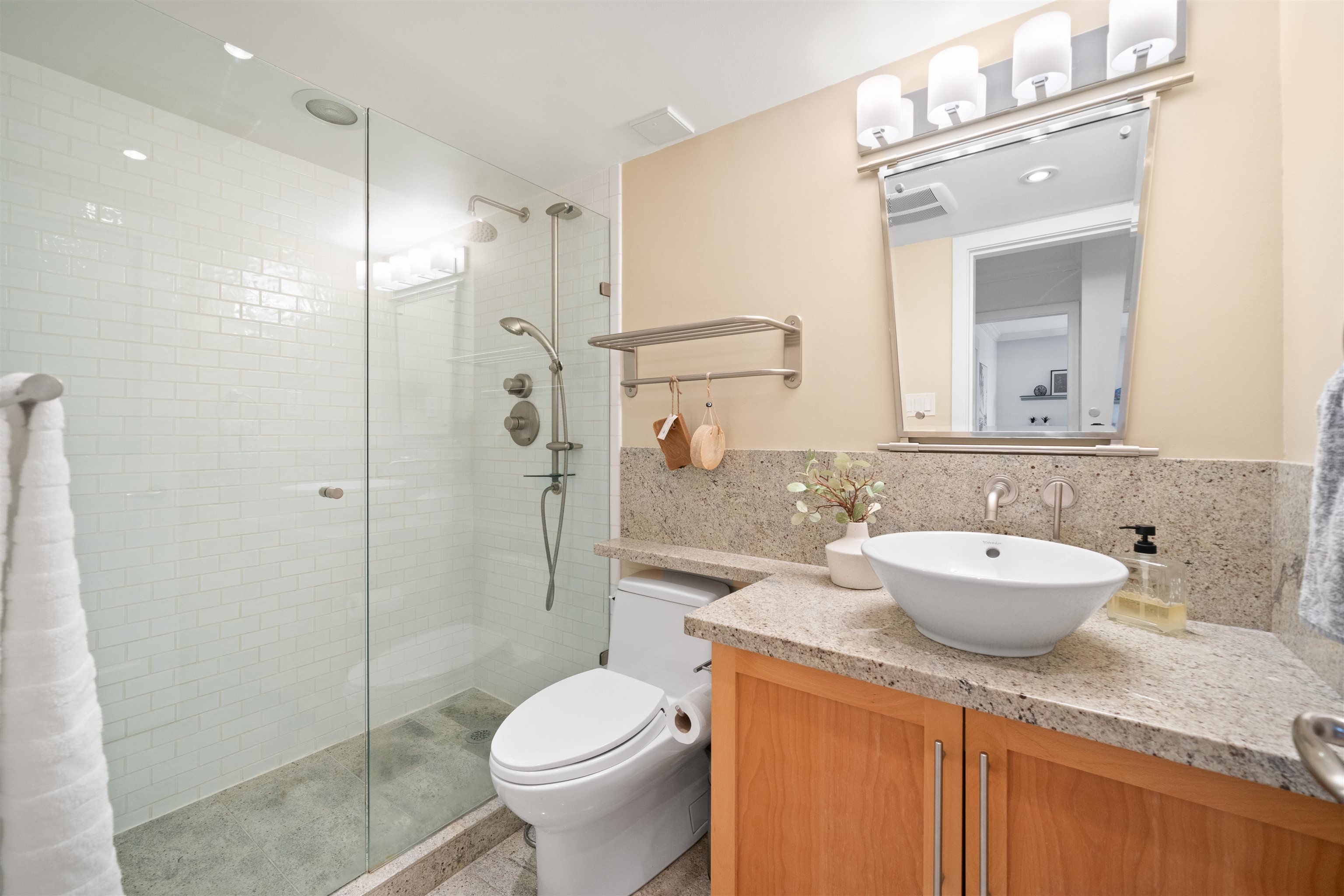 Listing image of 402 555 13TH STREET
