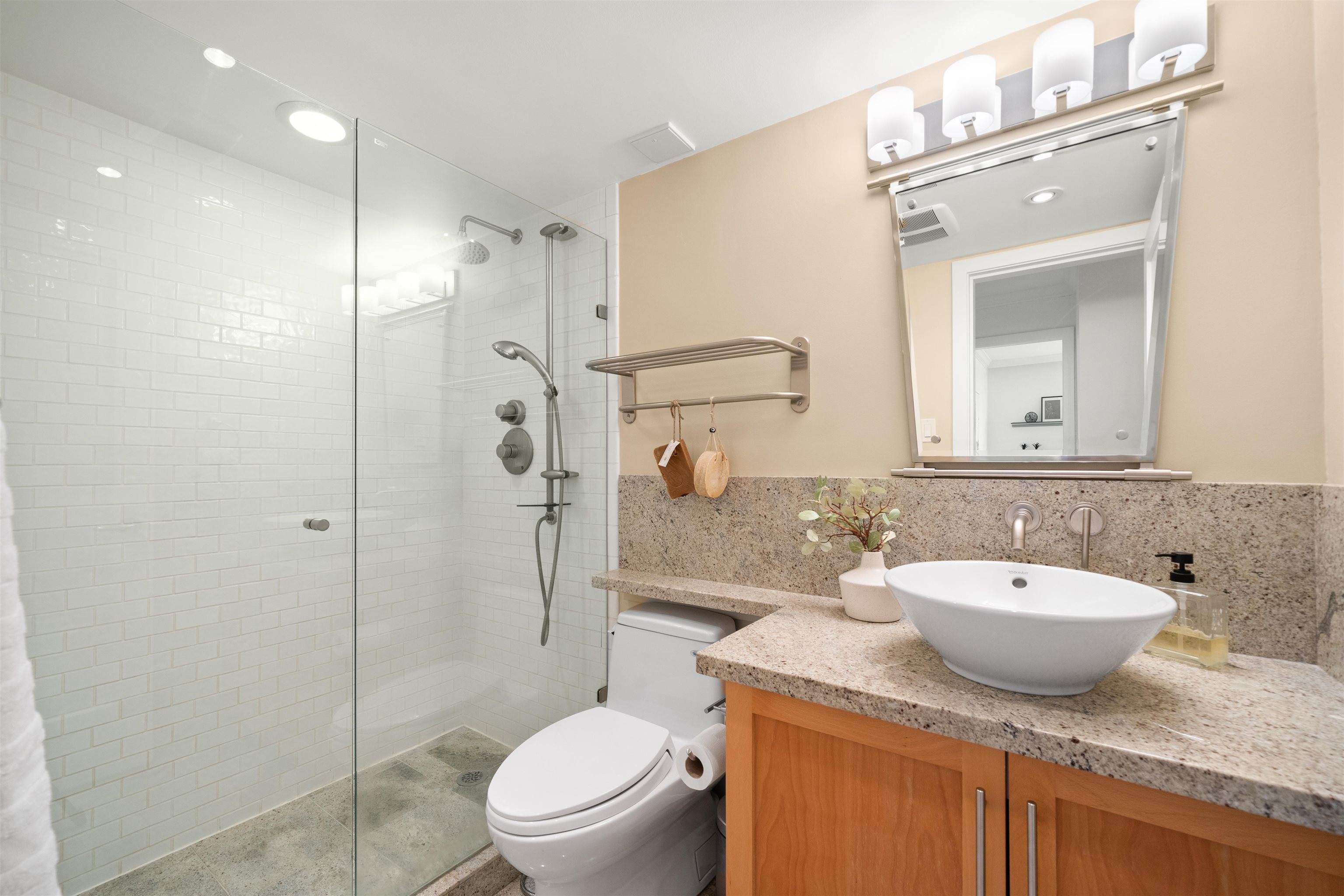 Listing image of 402 555 13TH STREET