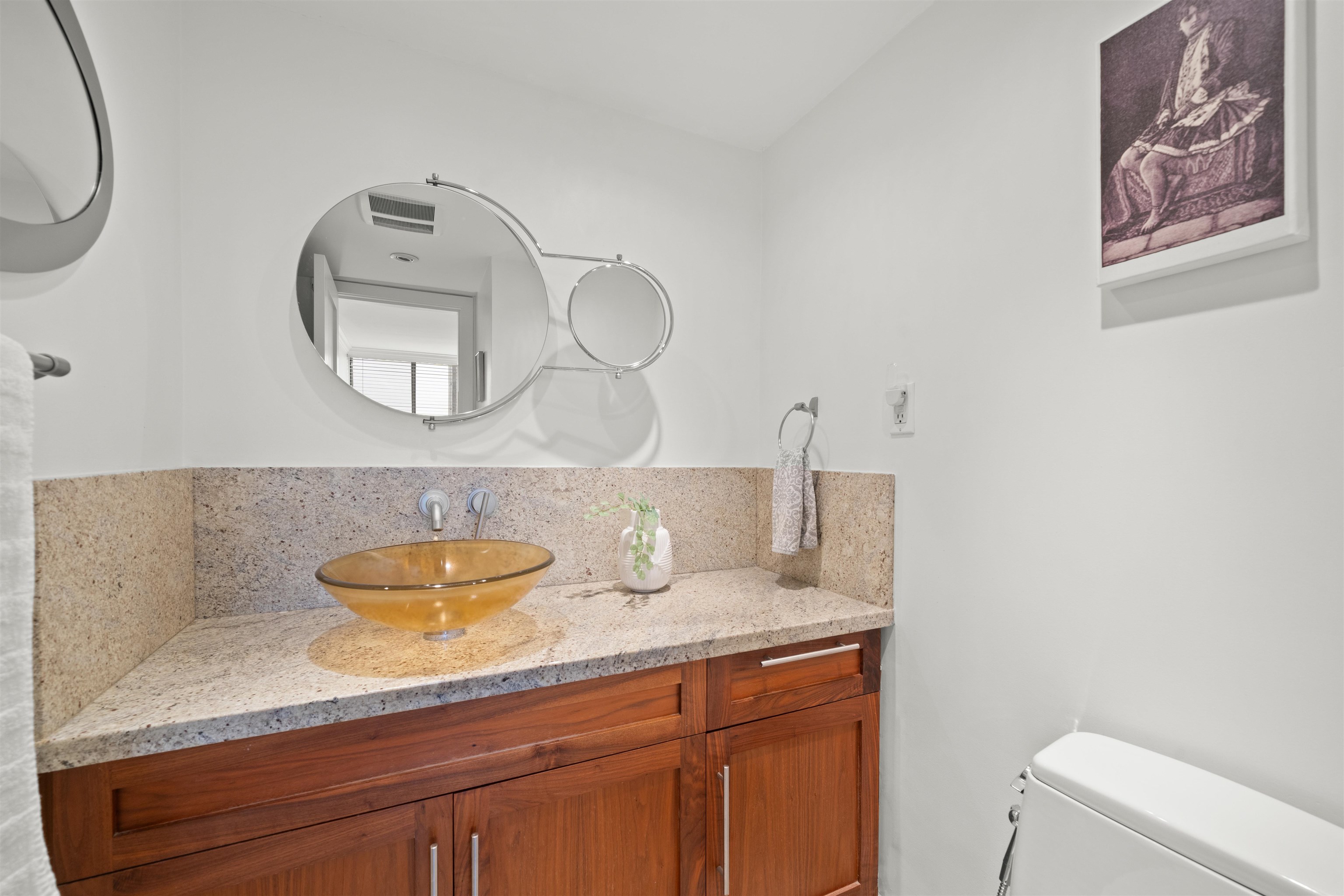 Listing image of 402 555 13TH STREET