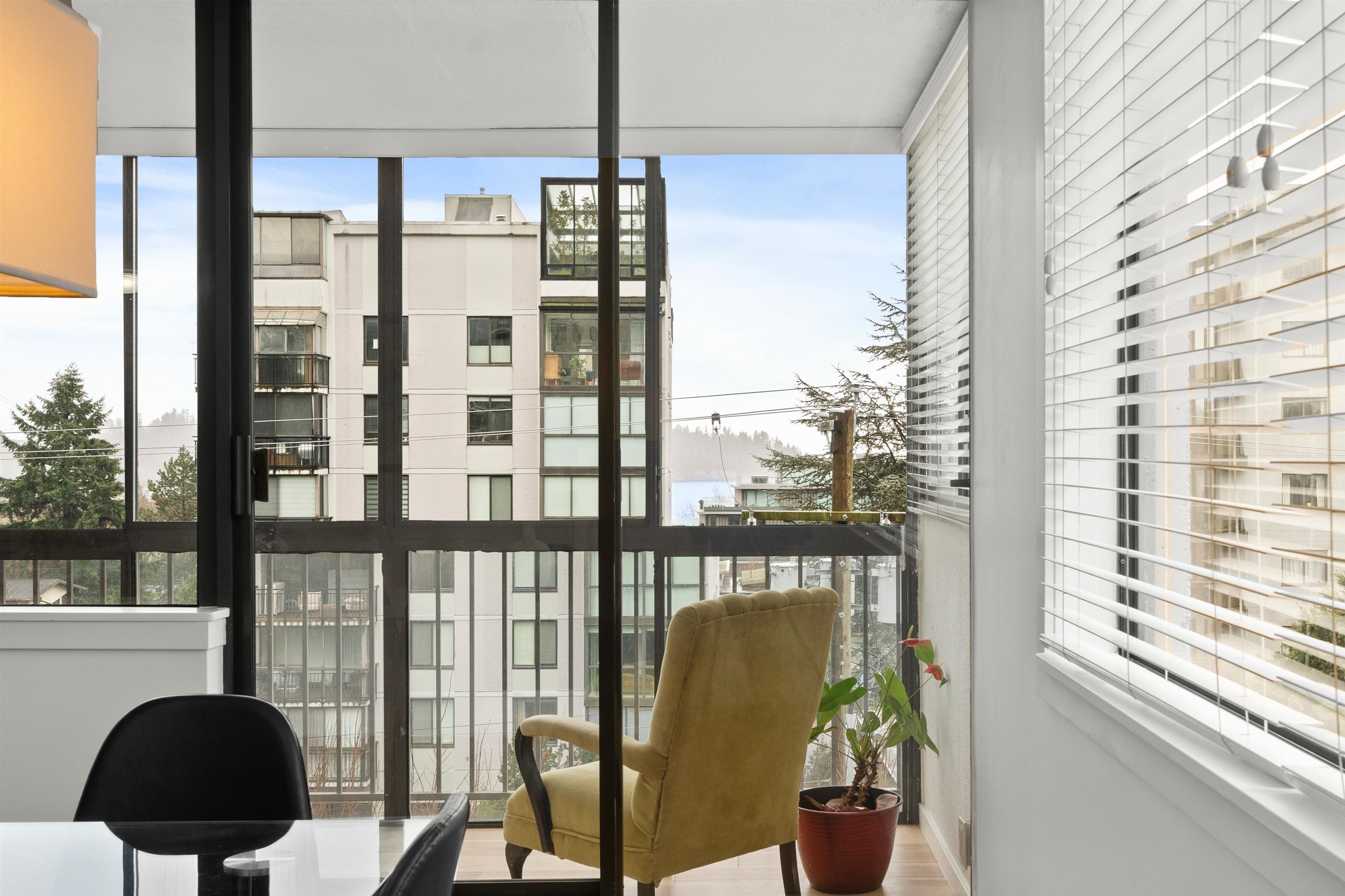 Listing image of 402 555 13TH STREET