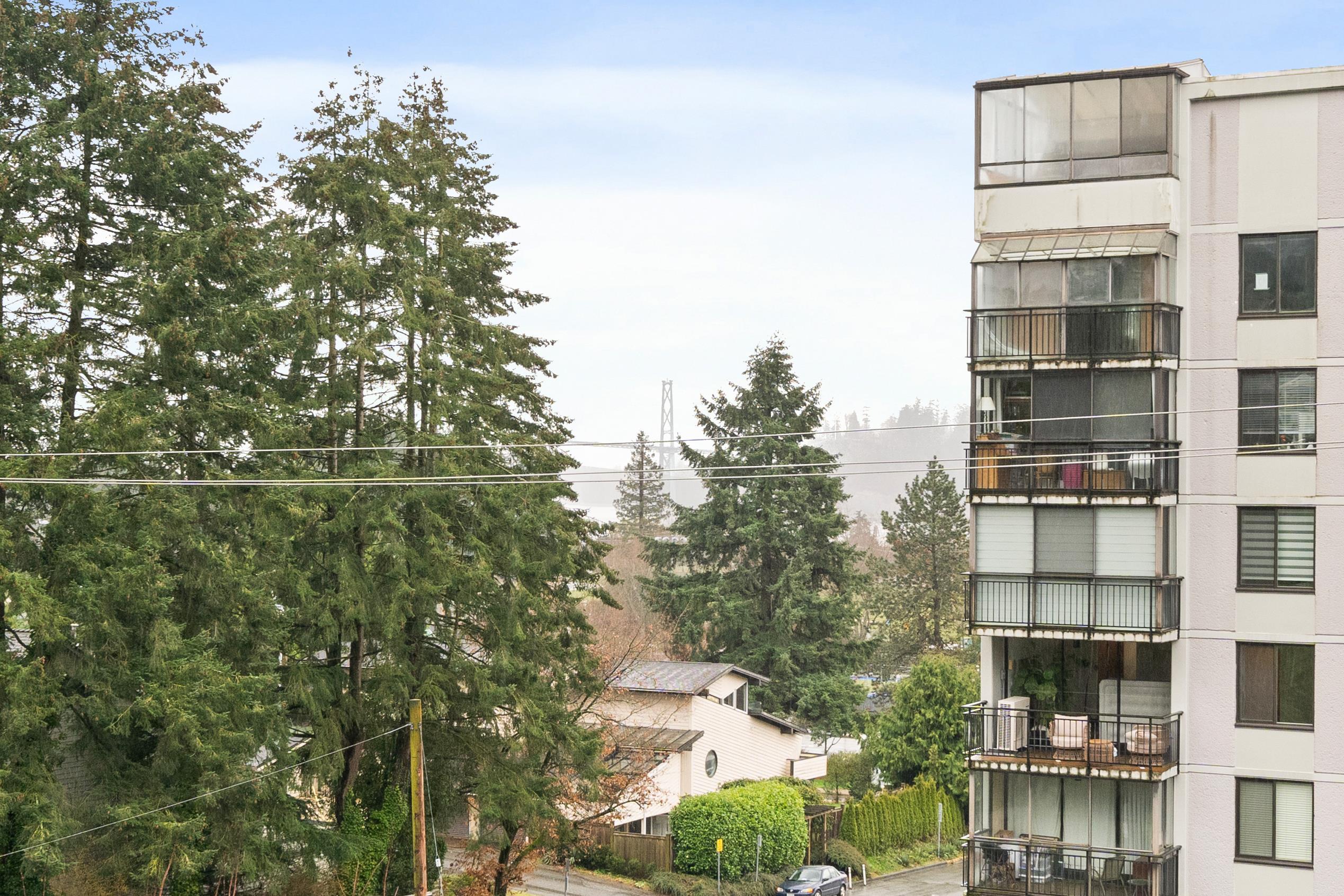 Listing image of 402 555 13TH STREET