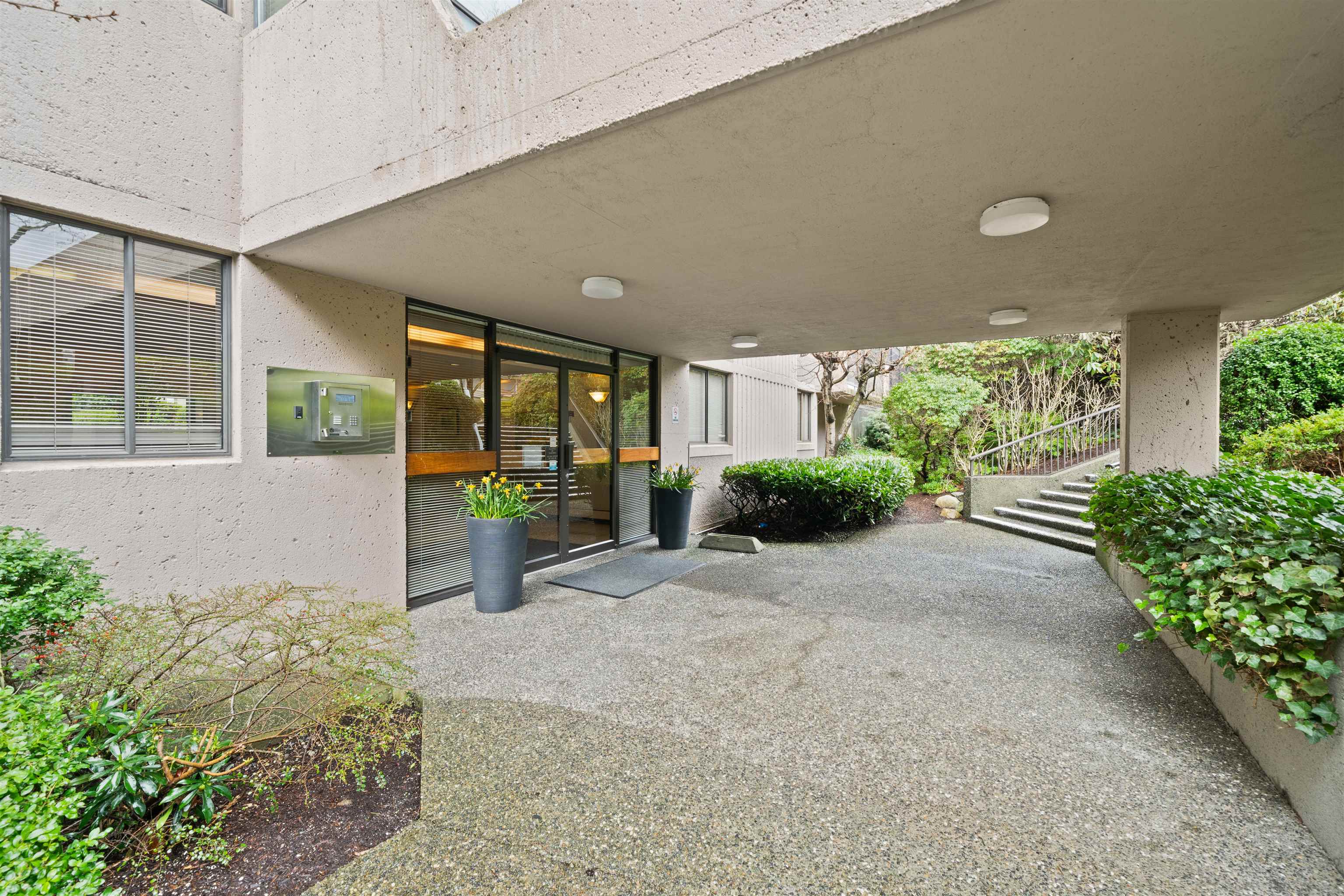 Listing image of 402 555 13TH STREET