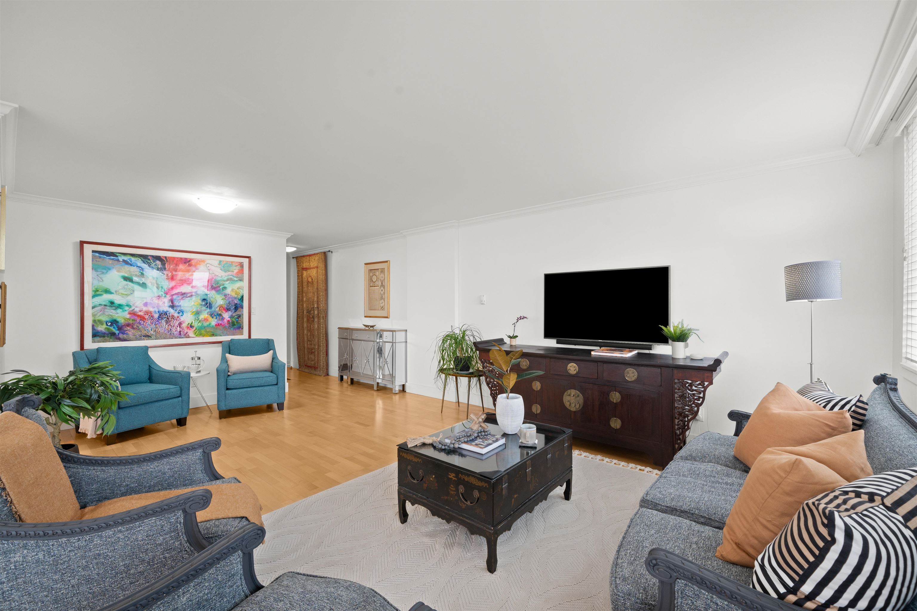 Listing image of 402 555 13TH STREET