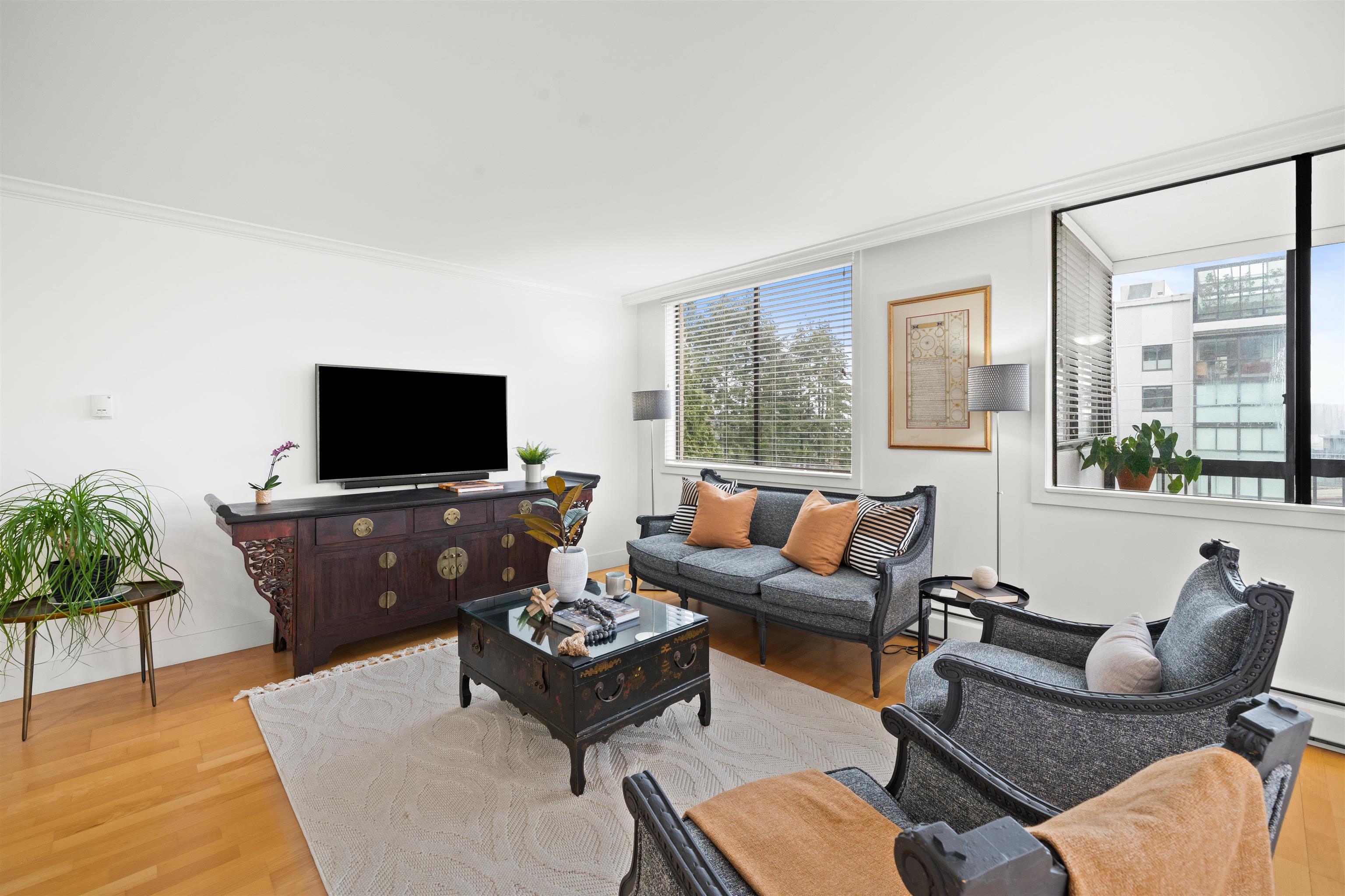 Listing image of 402 555 13TH STREET